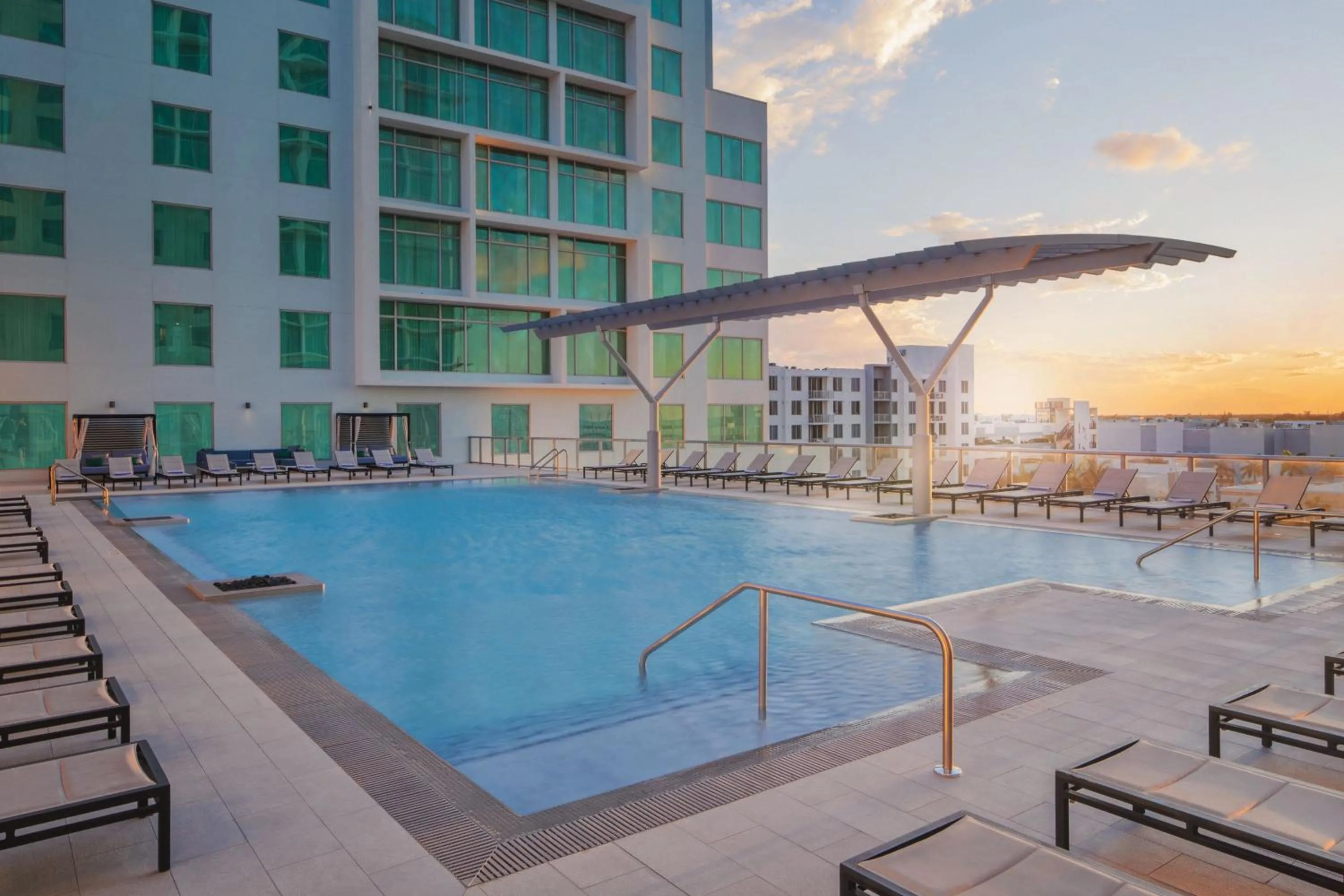 Swimming pool in AC Hotel by Marriott Fort Lauderdale Airport