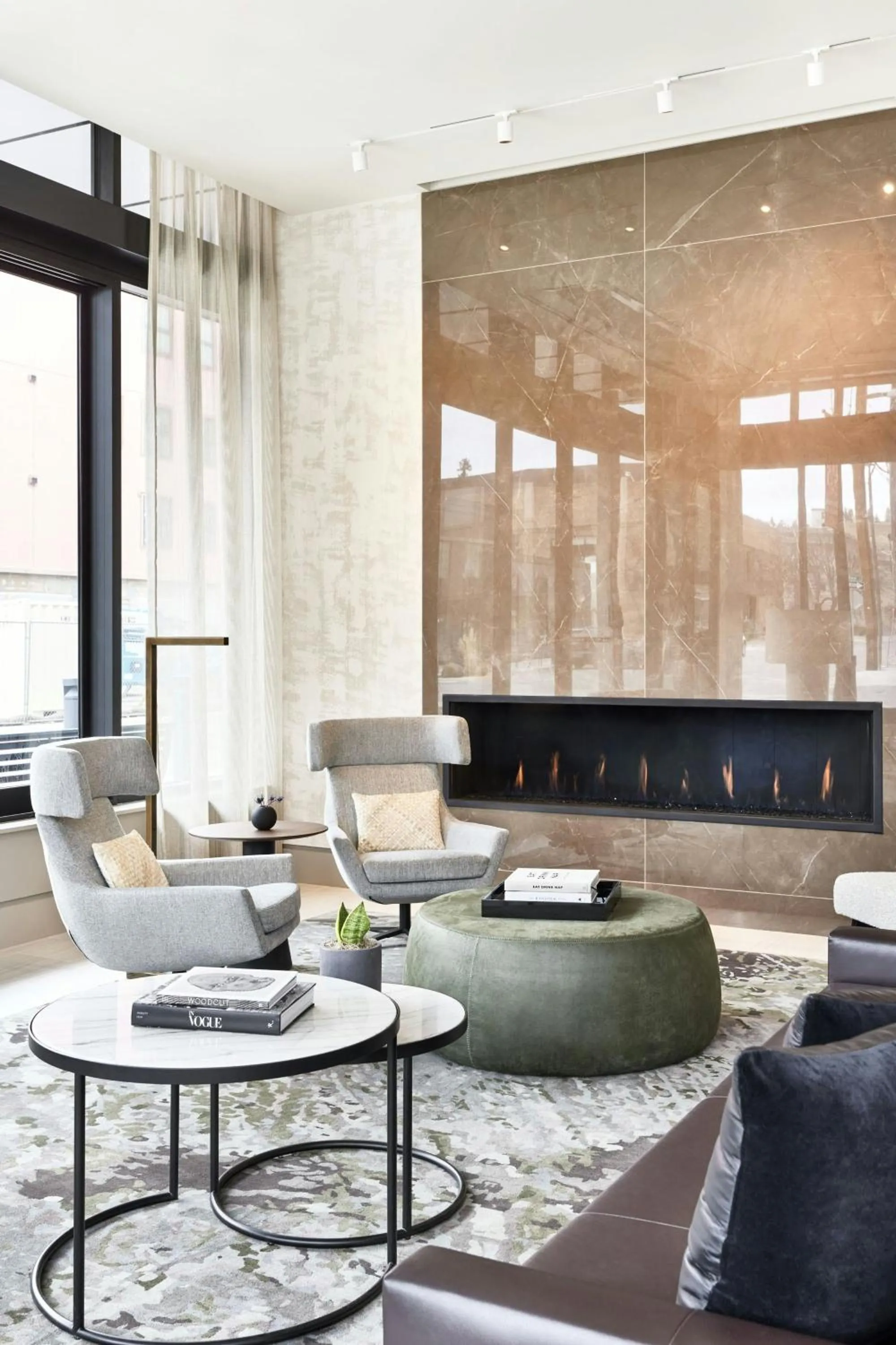 Lounge or bar in AC Hotel by Marriott Missoula Downtown