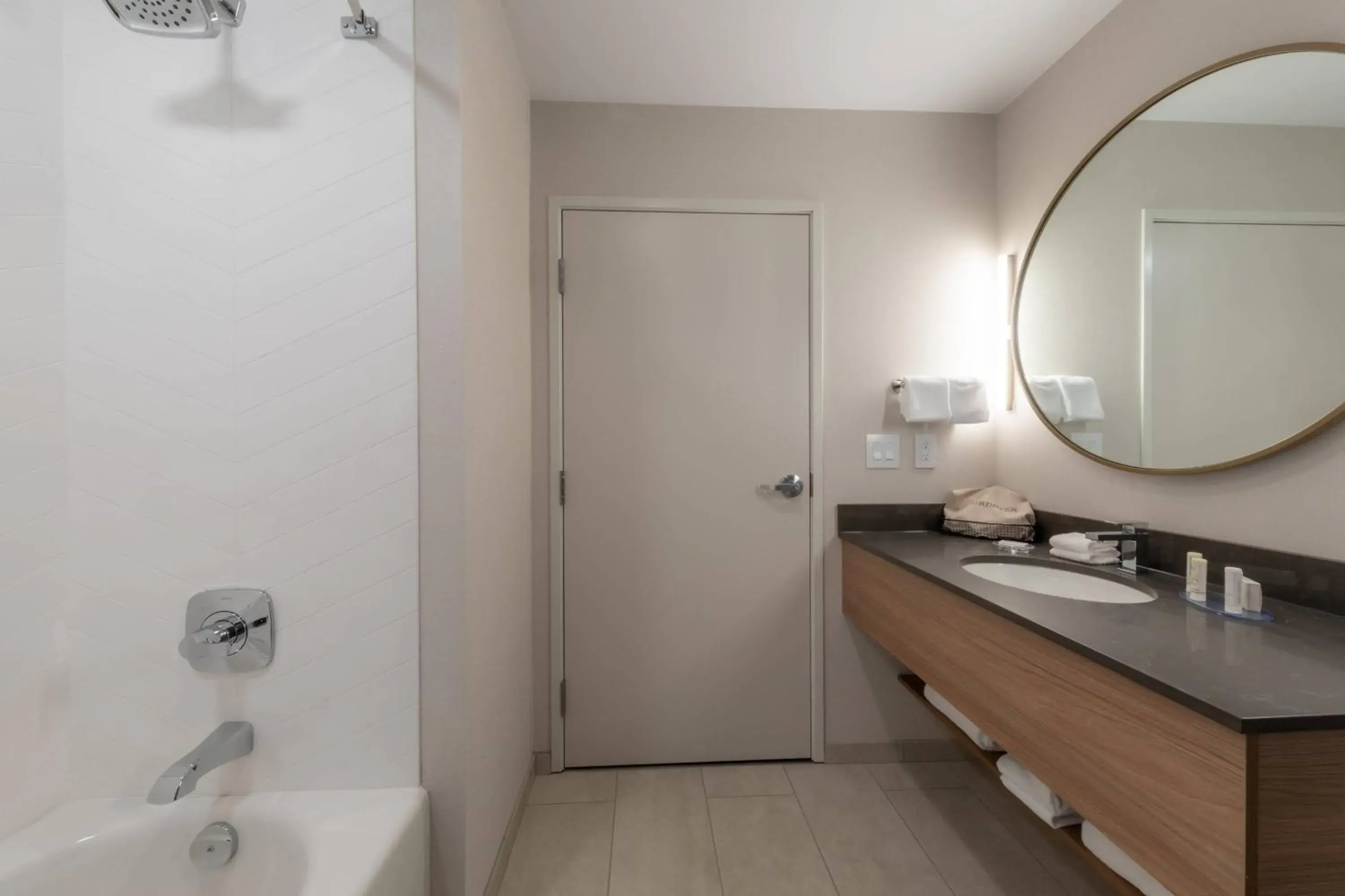 King Room with Roll-In Shower - Mobility Accessible in Fairfield by Marriott Inn & Suites Revelstoke King Room with Roll-In Shower - Mobility Accessible in Fairfield by Marriott Inn & Suites Revelstoke