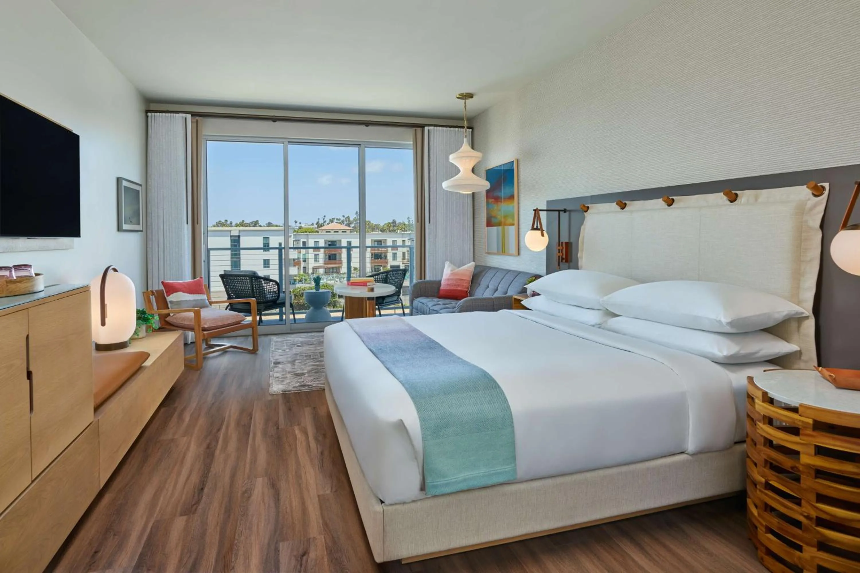 Bedroom, Bed in Mission Pacific Beach Resort, part of JdV by Hyatt