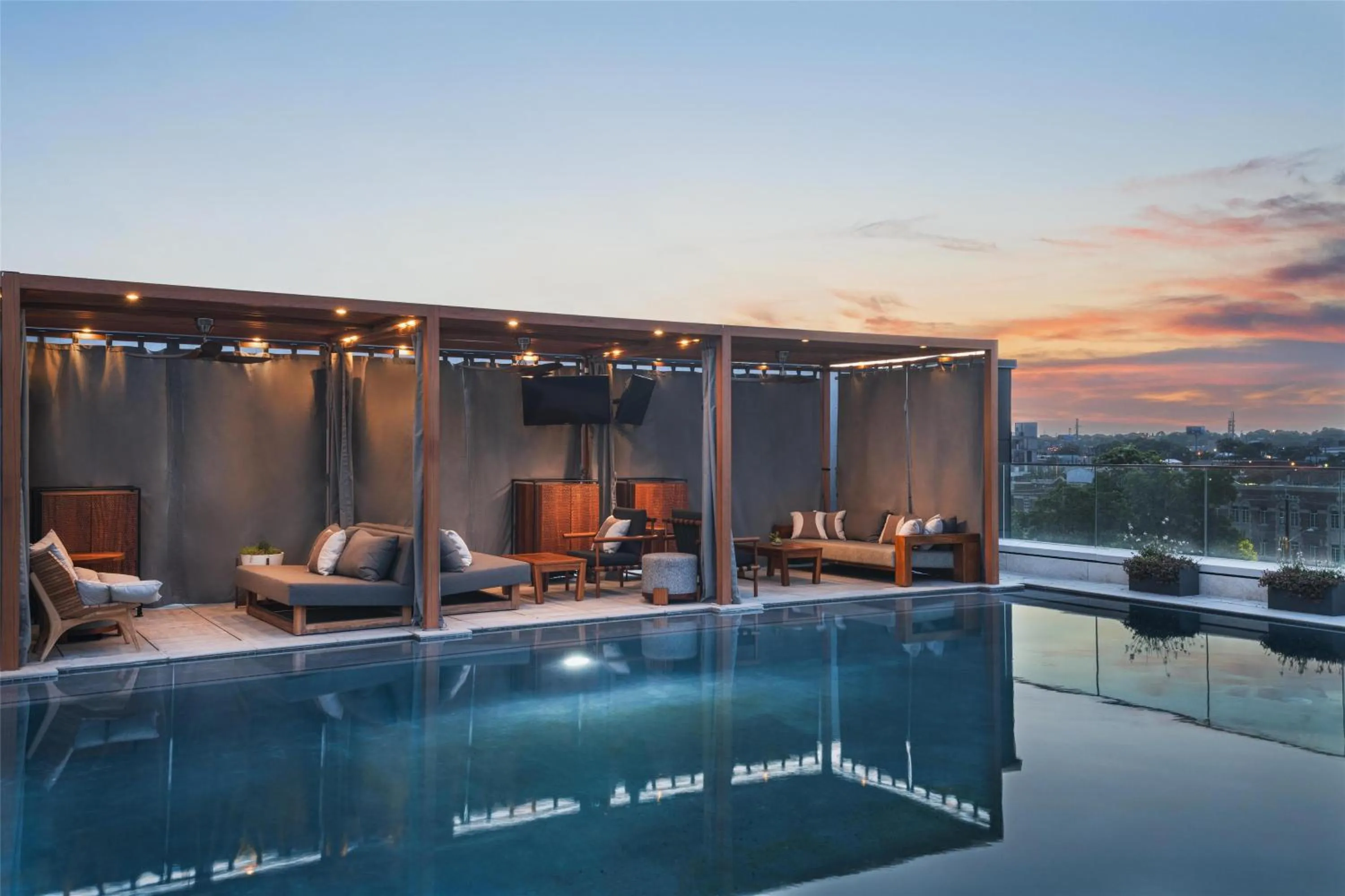 Swimming pool in Thompson San Antonio - Riverwalk, by Hyatt