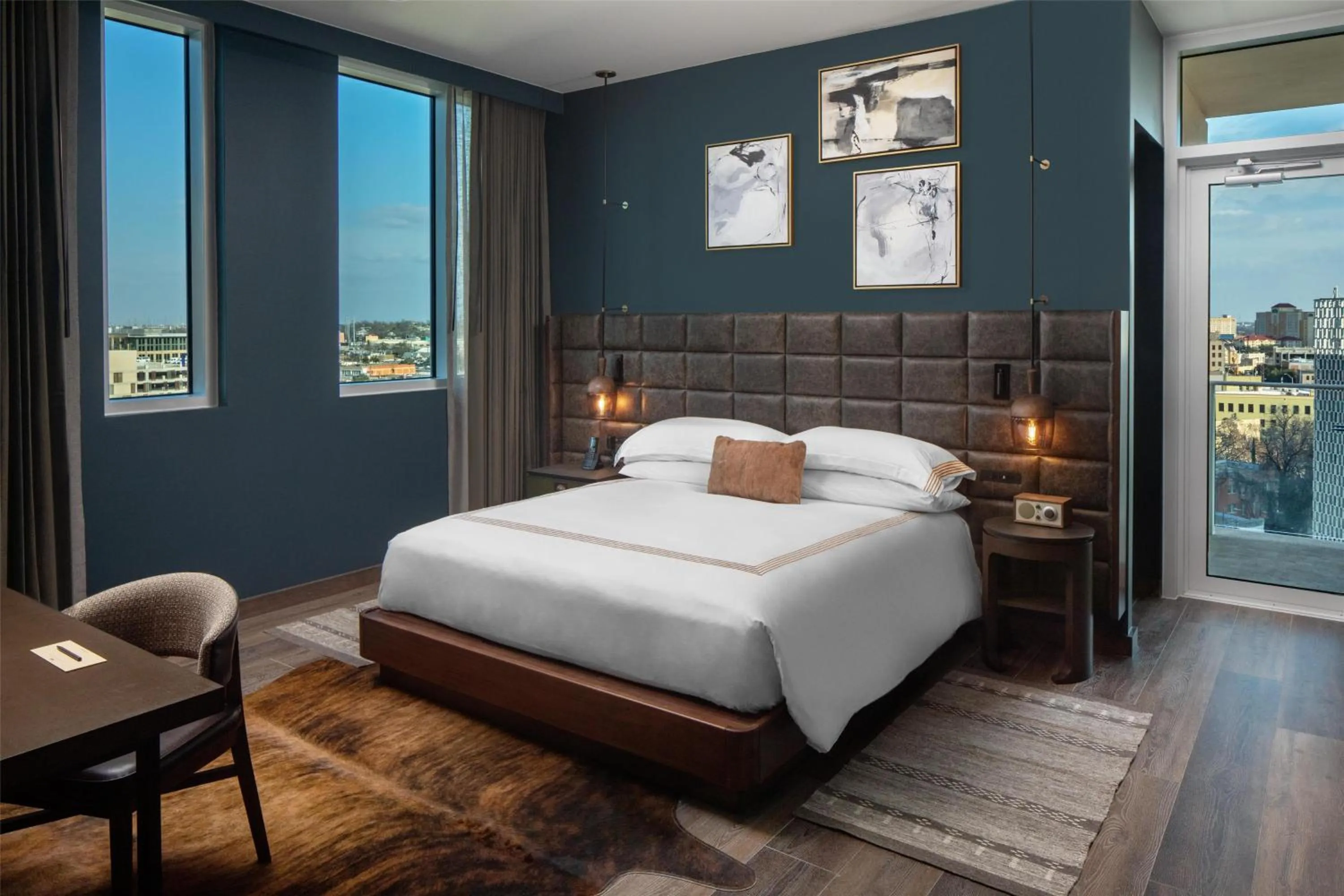 Photo of the whole room, Bed in Thompson San Antonio - Riverwalk, by Hyatt