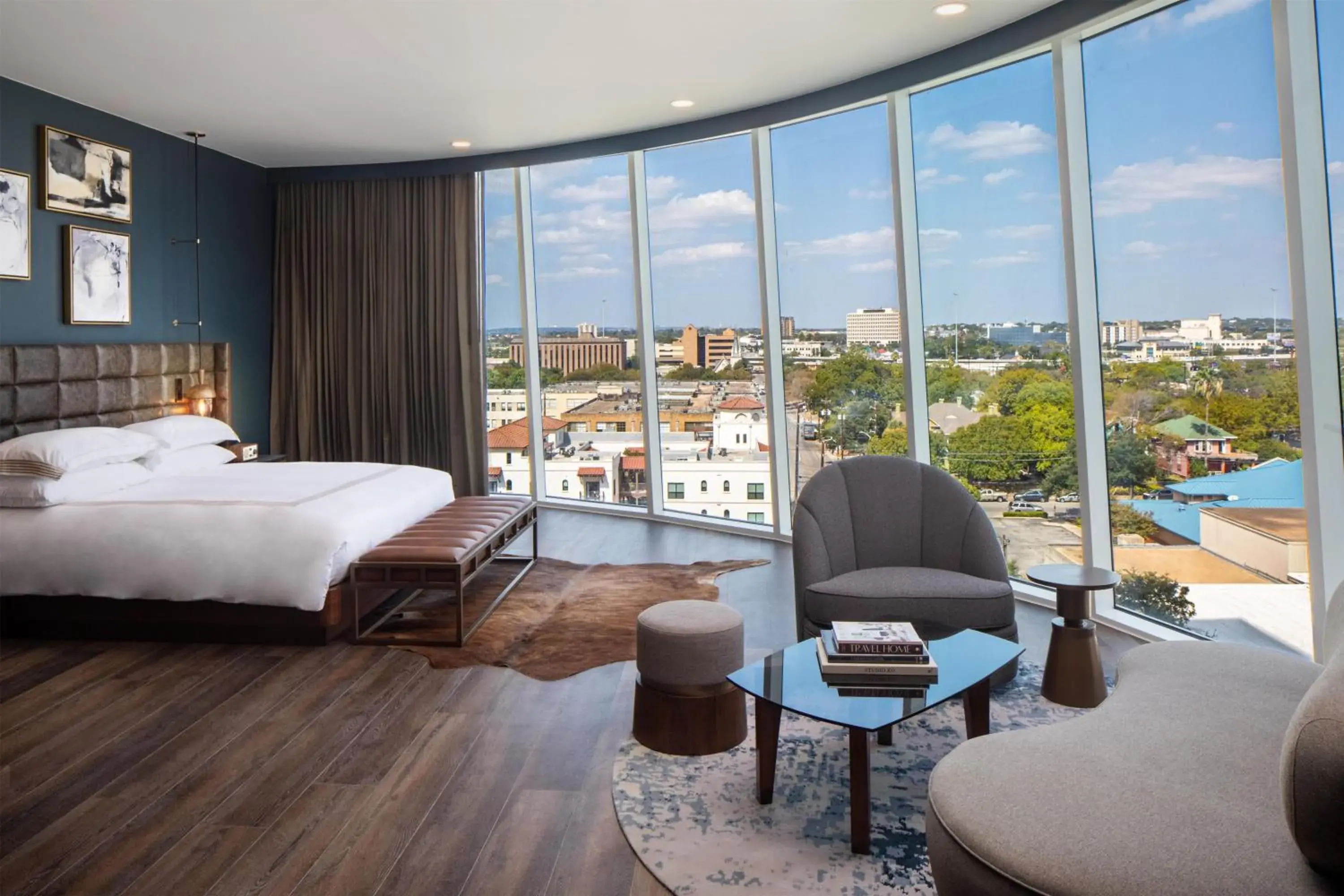 Photo of the whole room, Bed in Thompson San Antonio - Riverwalk, by Hyatt Photo of the whole room, Bed in Thompson San Antonio - Riverwalk, by Hyatt