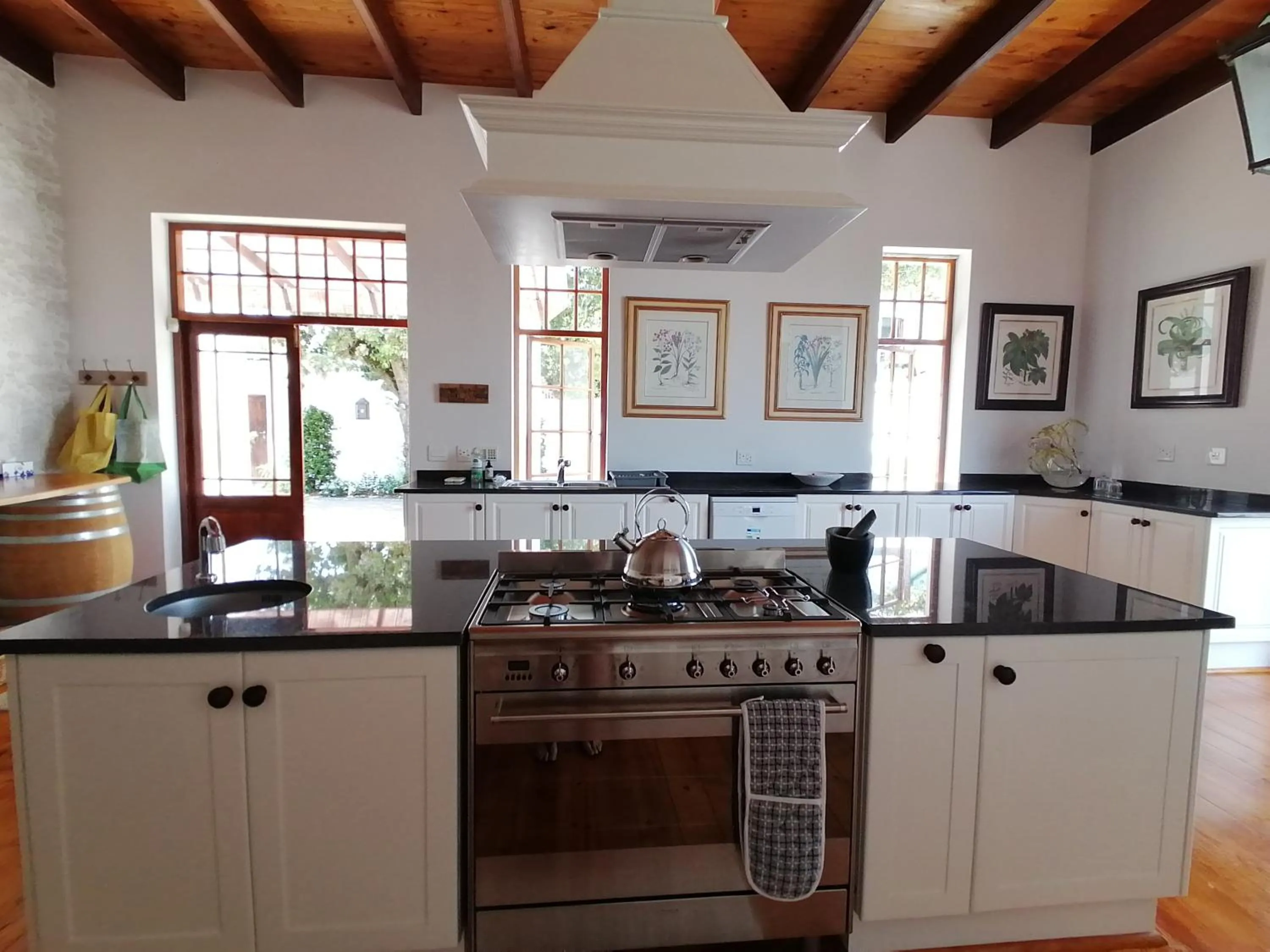 Kitchen or kitchenette in Avontuur Manor House and Wine Estate
