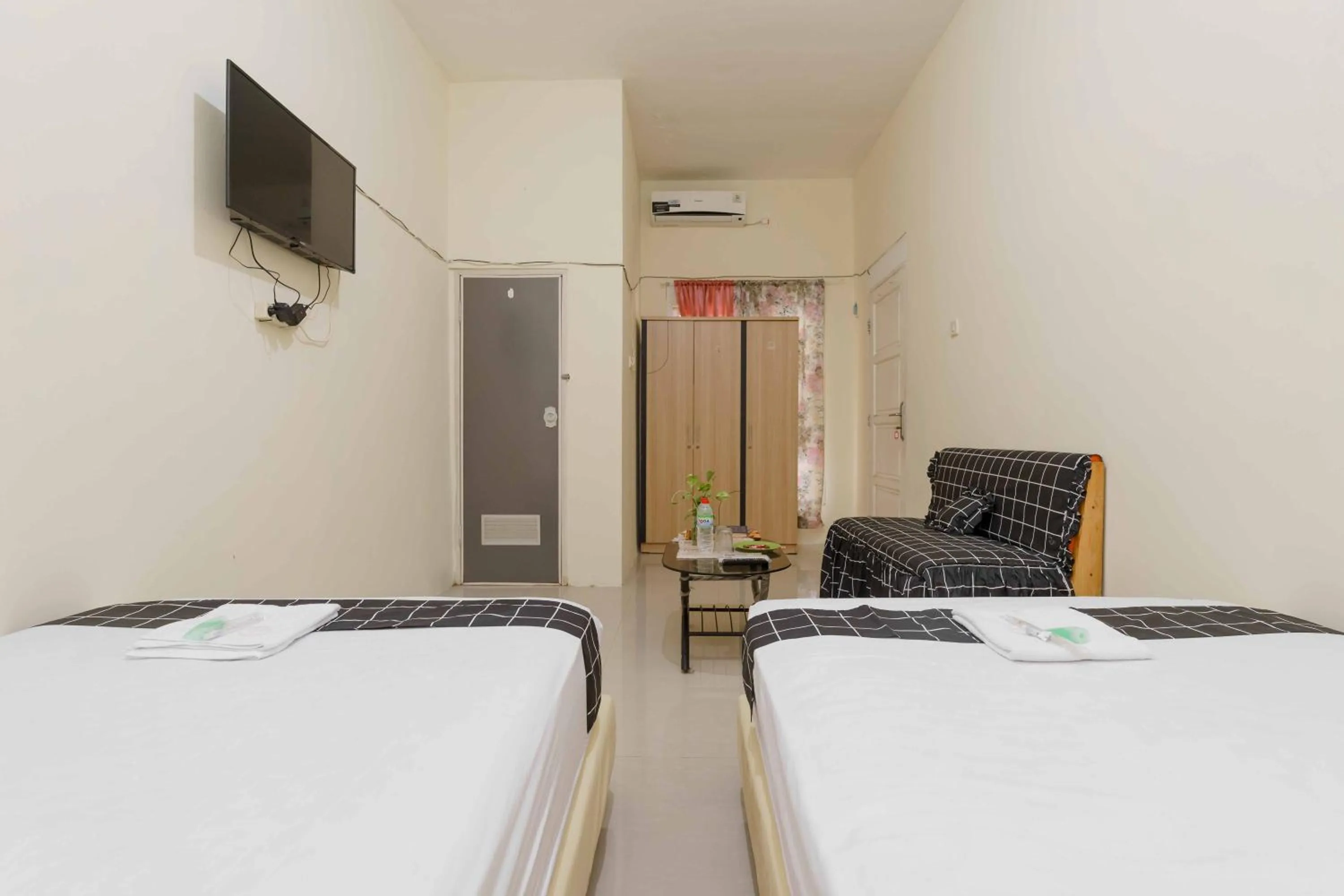 Bed in Madinah House Syariah Mitra RedDoorz