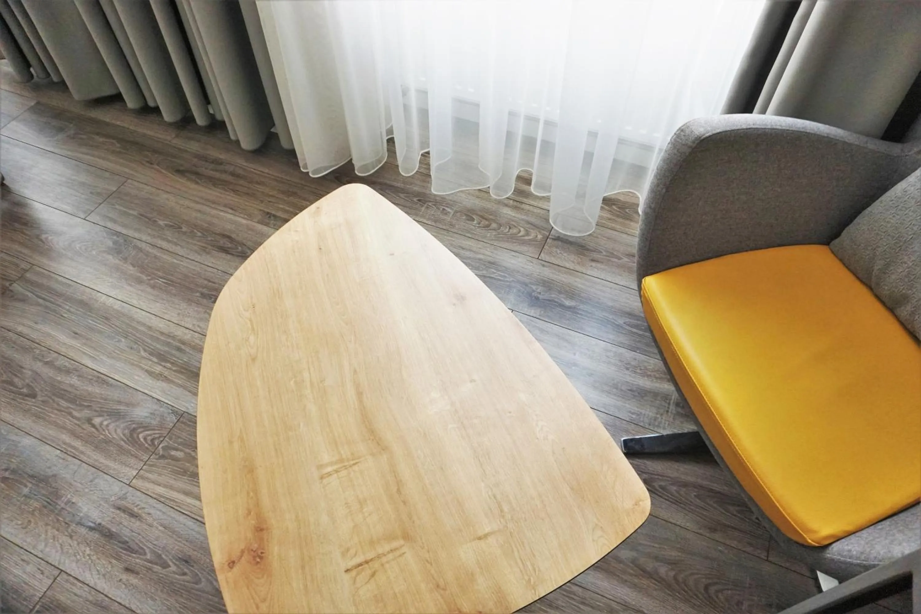 Seating area in Hotel Westbahn