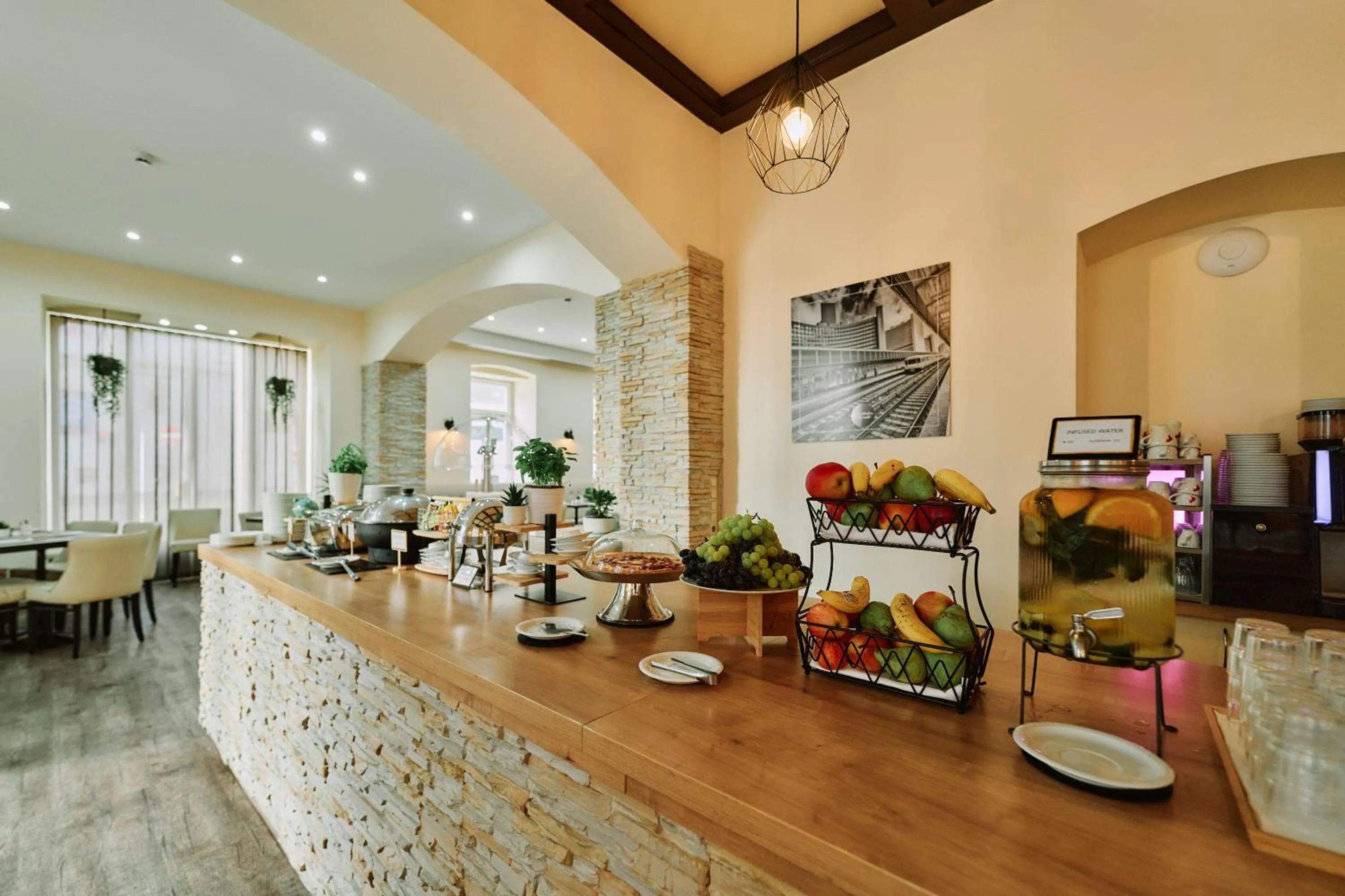 Buffet breakfast in Hotel Westbahn