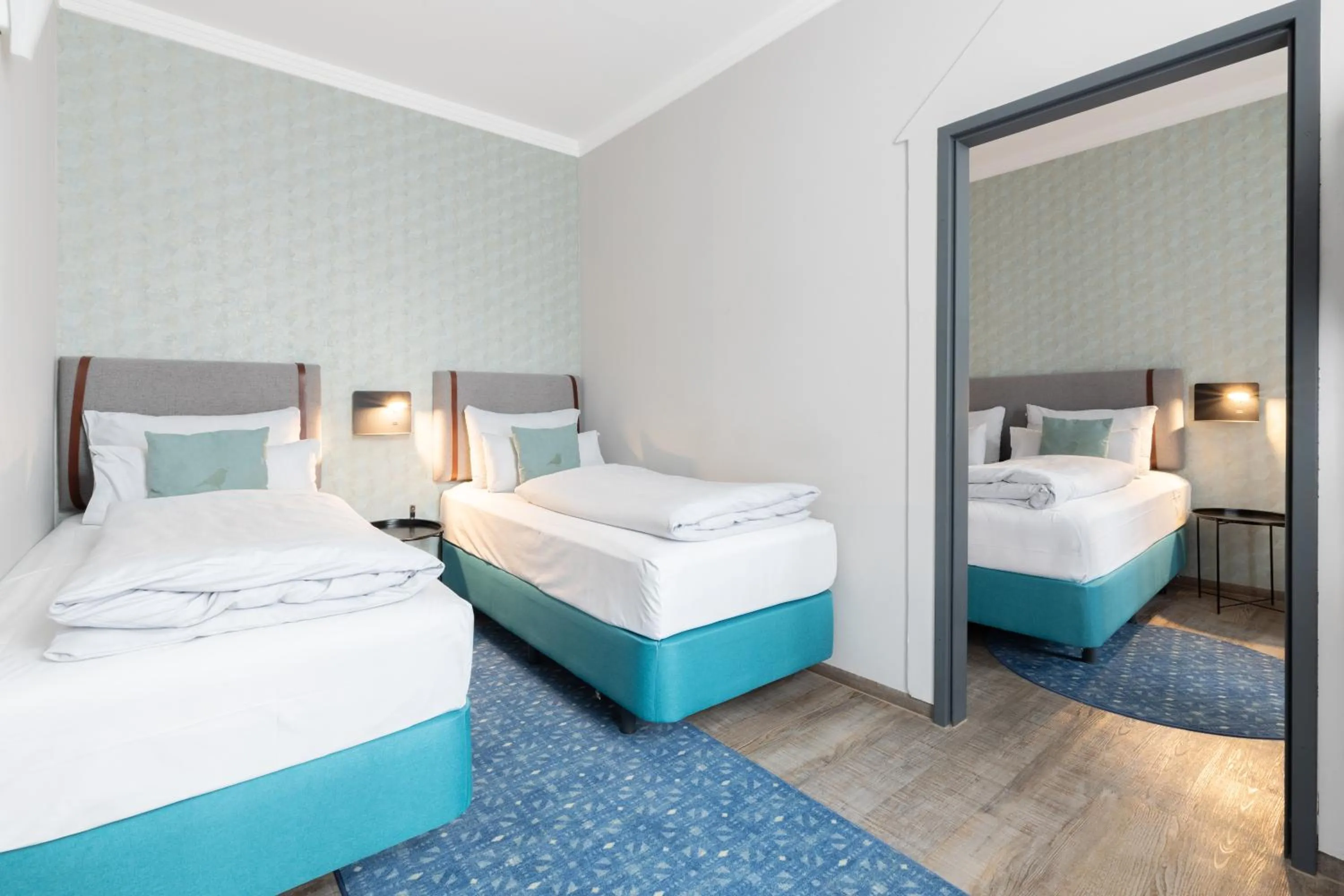 Photo of the whole room, Bed in Garner Hotel Vienna by IHG