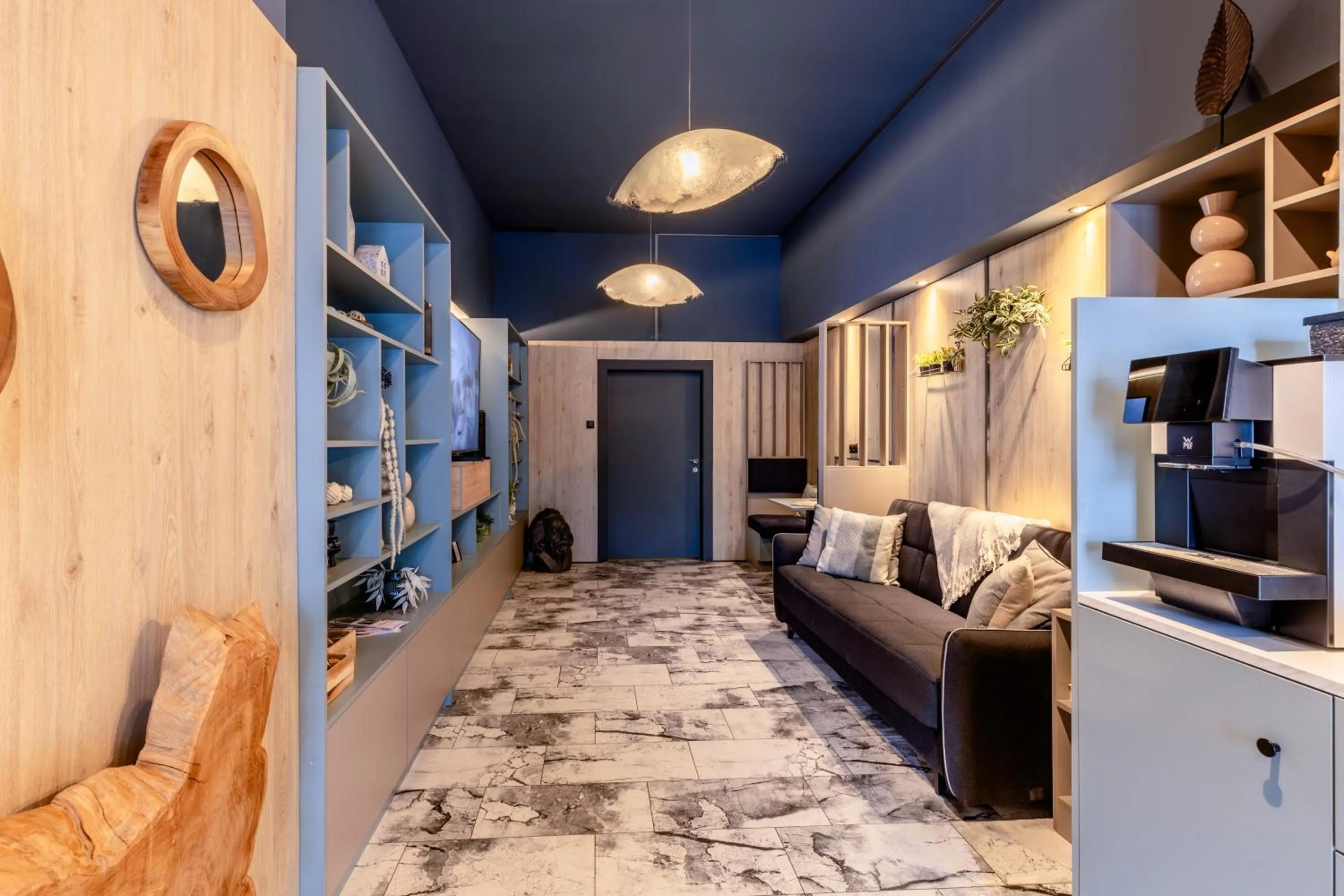 Seating area in Garner Hotel Vienna by IHG