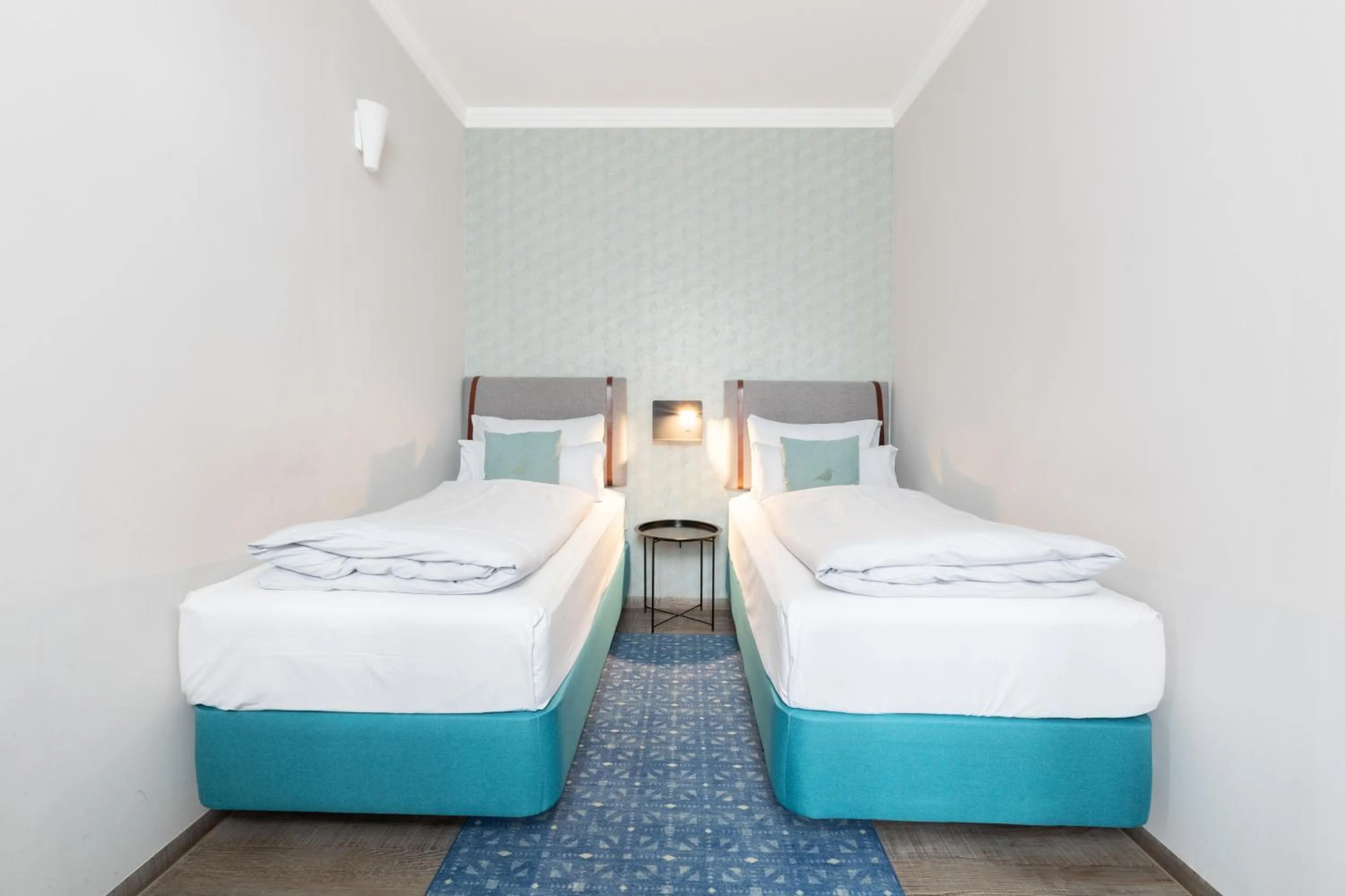 Bed in Garner Hotel Vienna by IHG