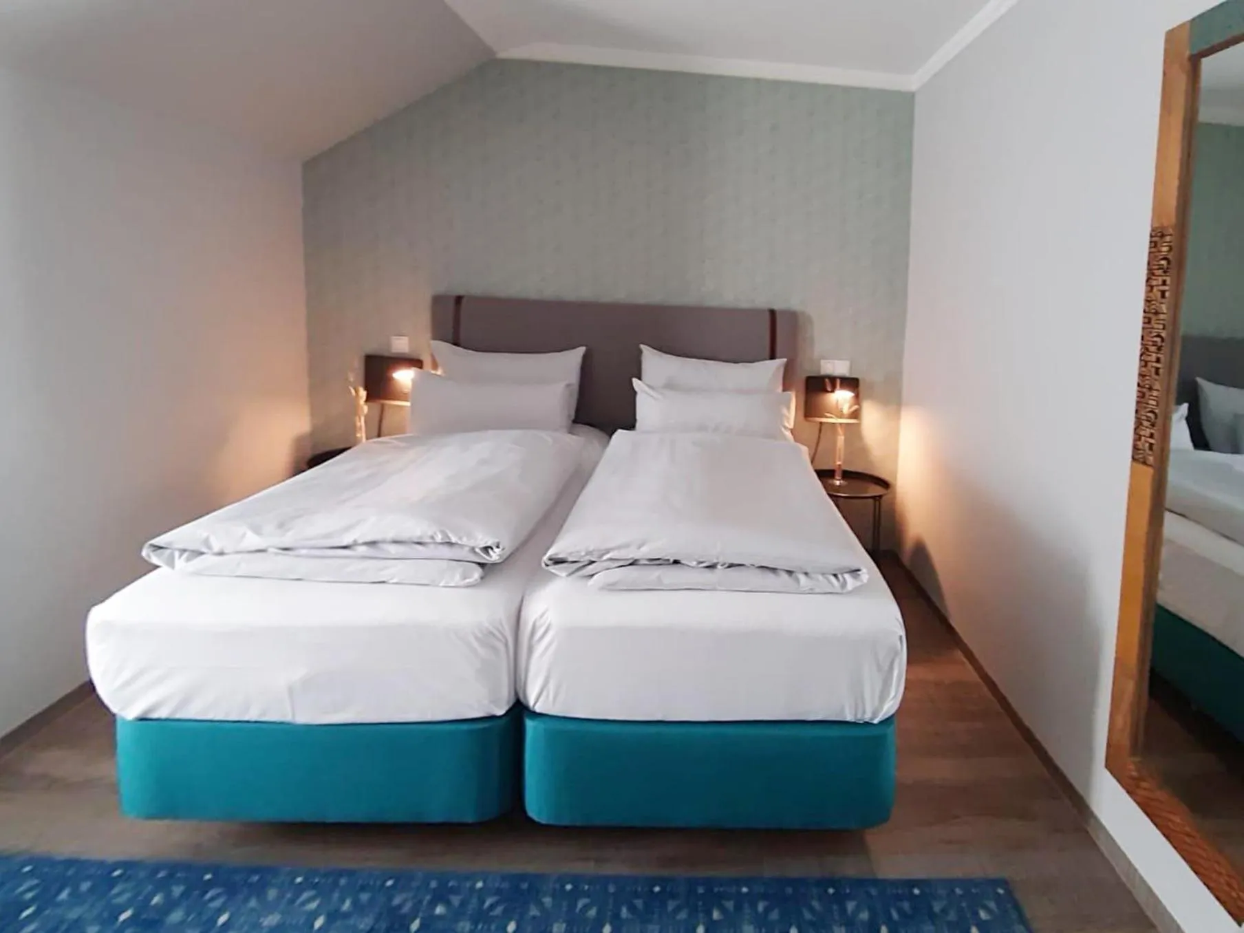 Photo of the whole room, Bed in Garner Hotel Vienna by IHG