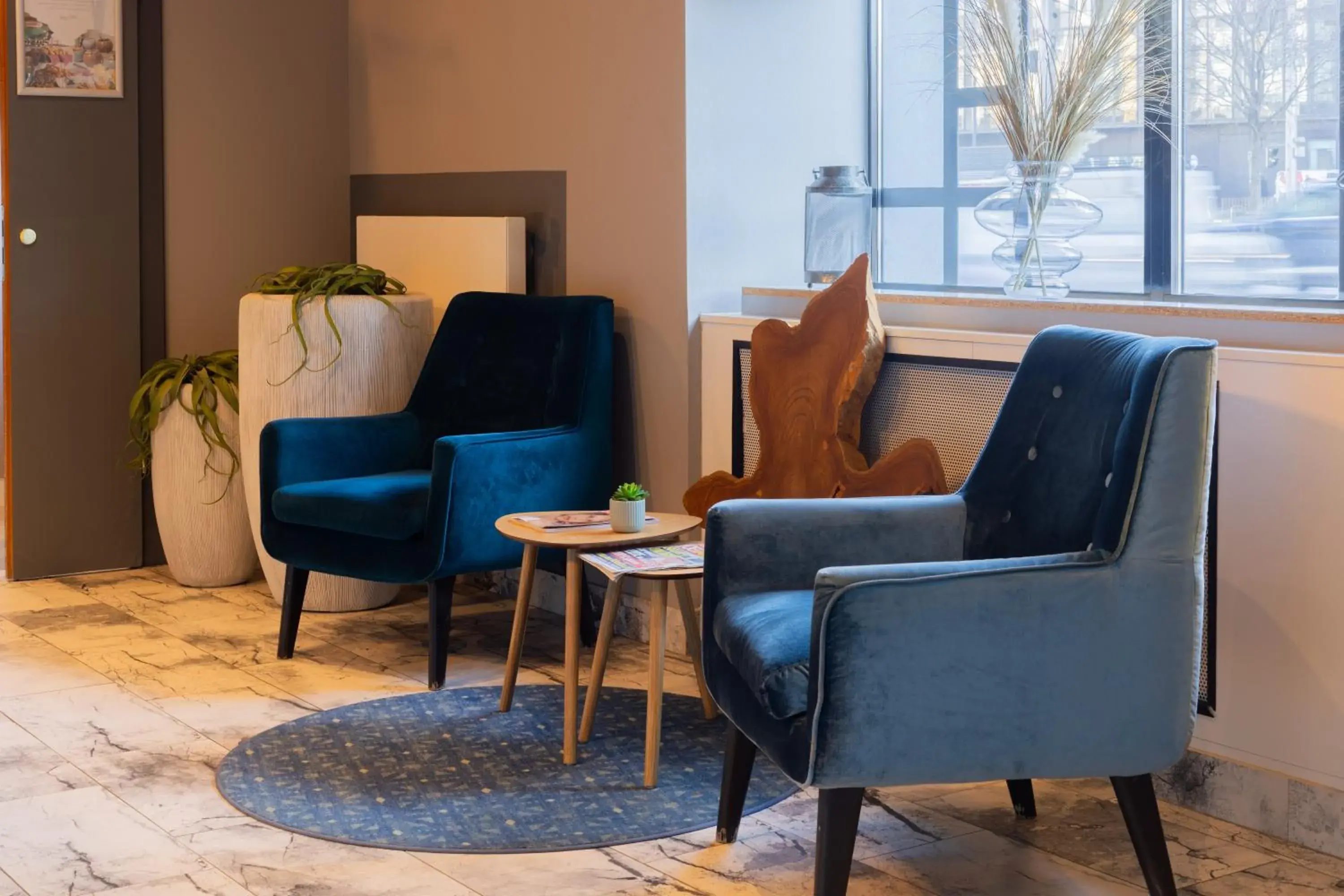 Lobby or reception in Garner Hotel Vienna by IHG Lobby or reception in Garner Hotel Vienna by IHG