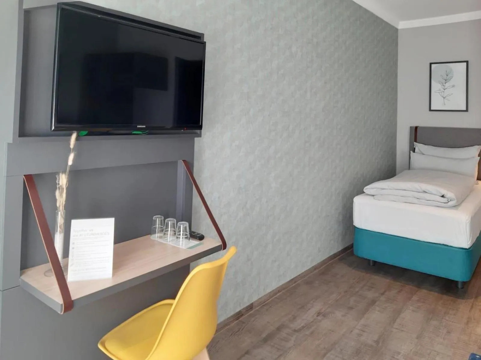 Photo of the whole room, Bed in Garner Hotel Vienna by IHG