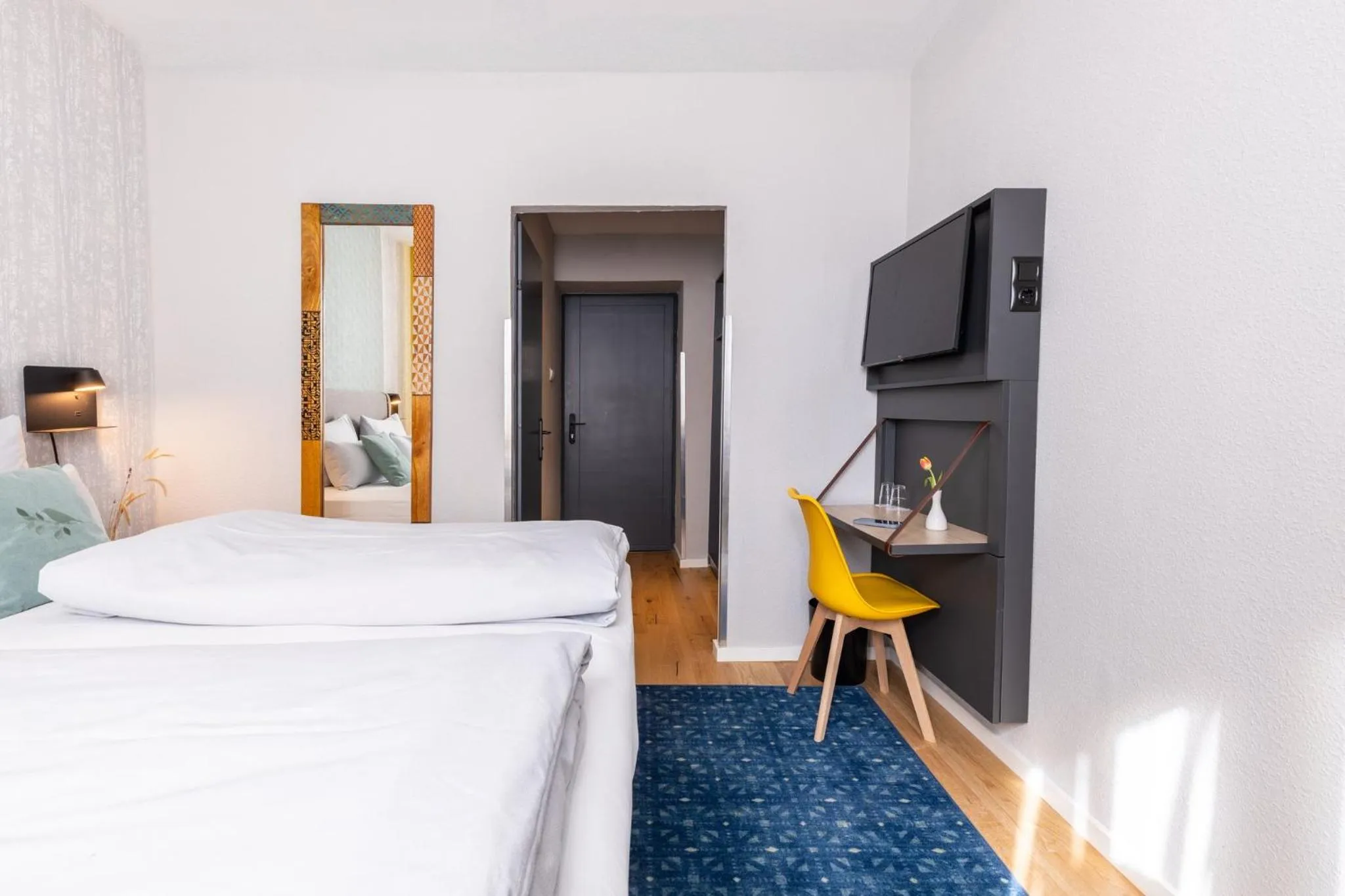 Photo of the whole room, Bed in Garner Hotel Vienna by IHG