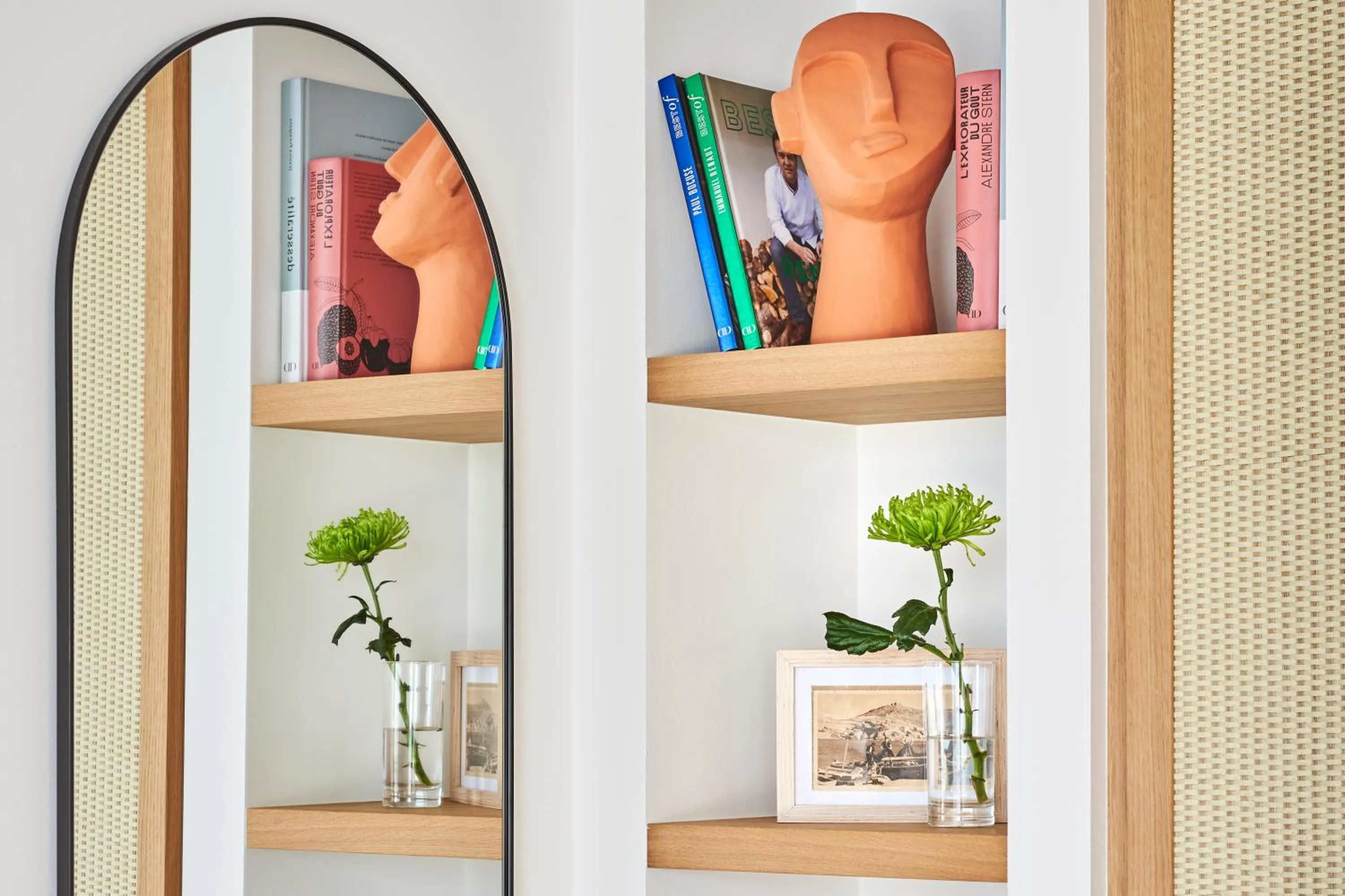 Decorative detail in Les Roches Brunes