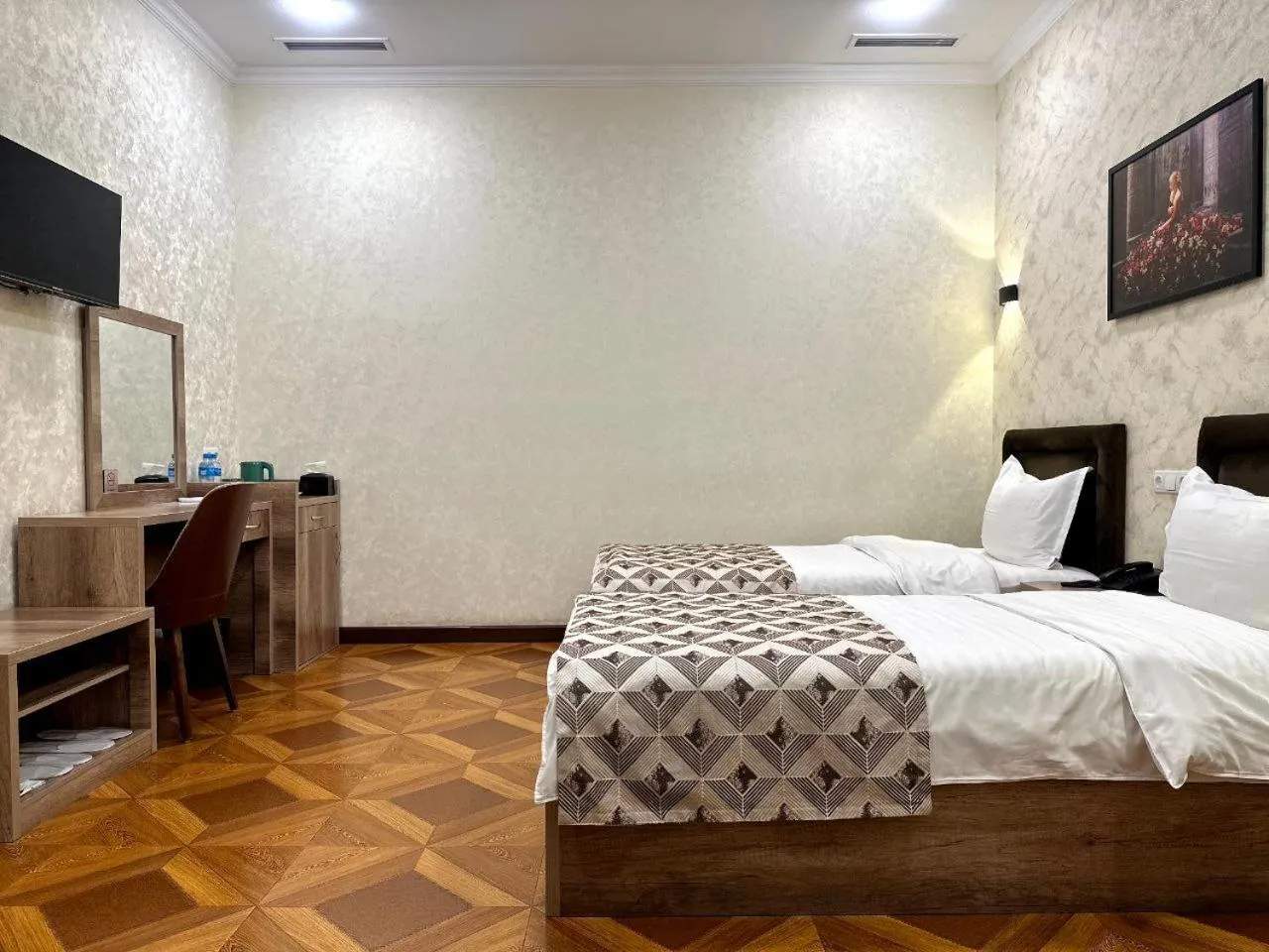 Property building, Bed in Hotel 1946