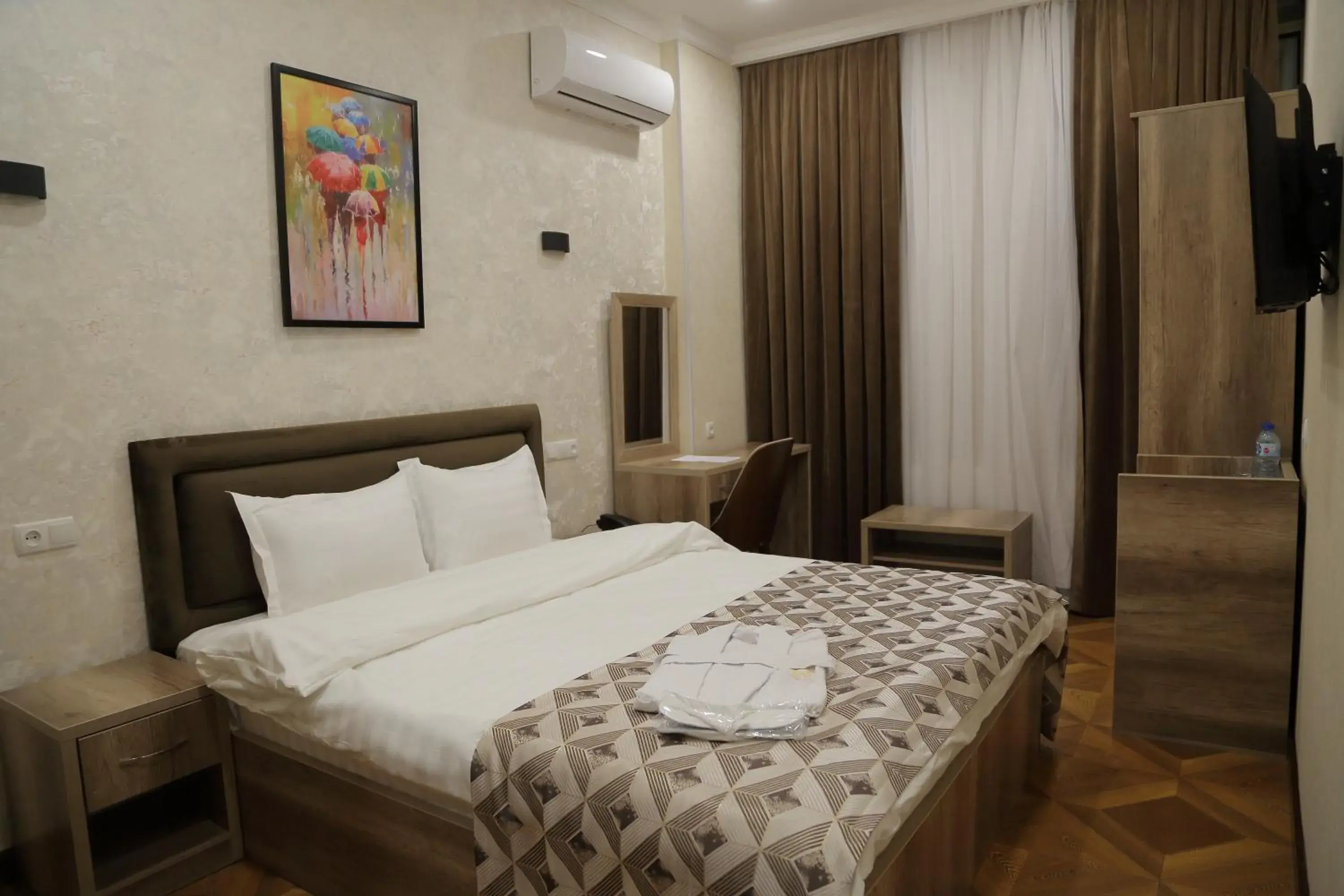 Queen Room - single occupancy in Hotel 1946 Queen Room - single occupancy in Hotel 1946