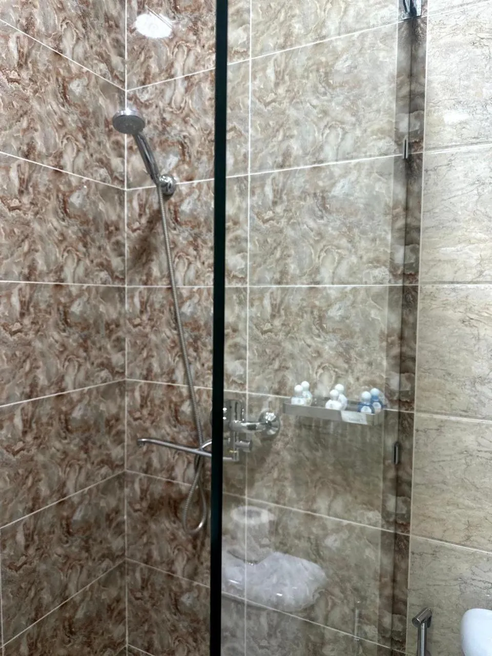 Shower in Hotel 1946