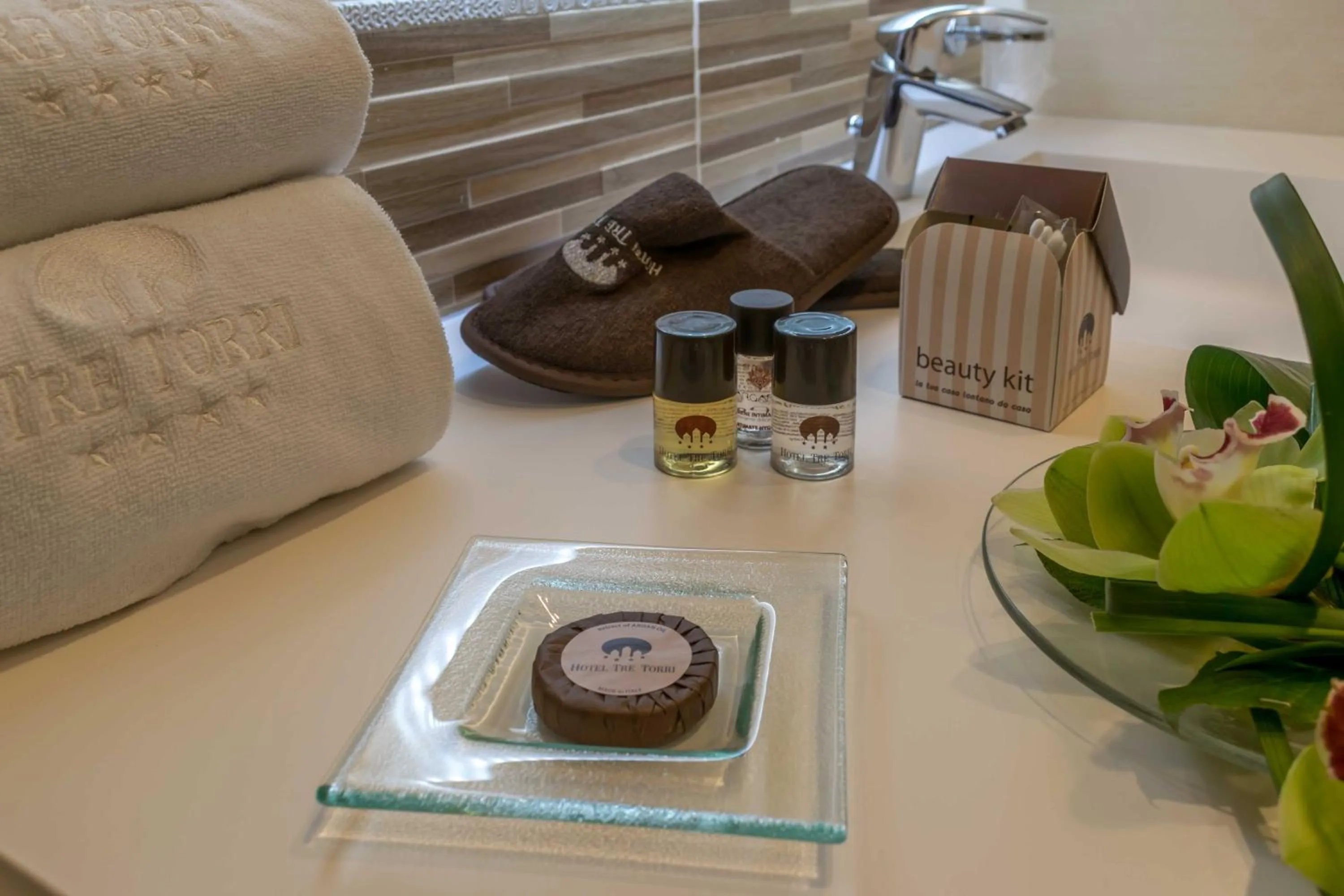 Shower in Hotel Tre Torri