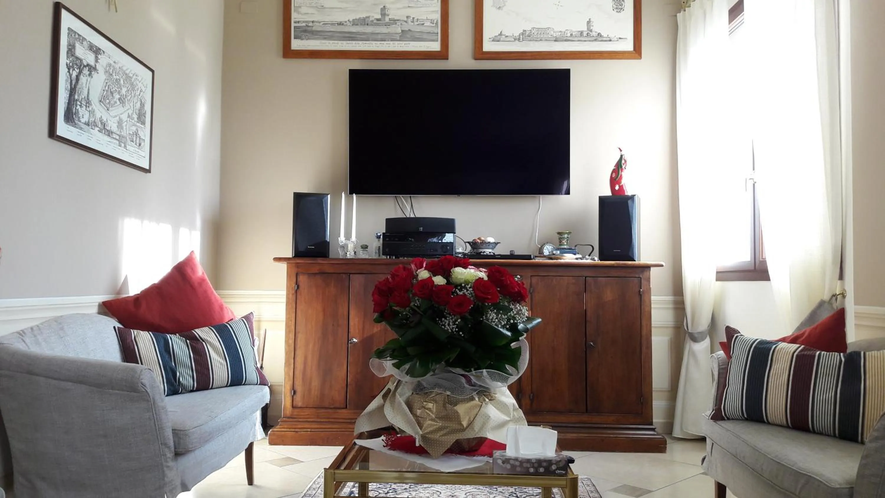 Communal lounge/ TV room in Hotel Tre Torri