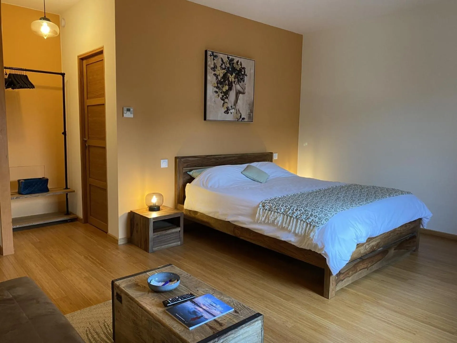 Bedroom, Bed in Aux Coteaux d'Aussac