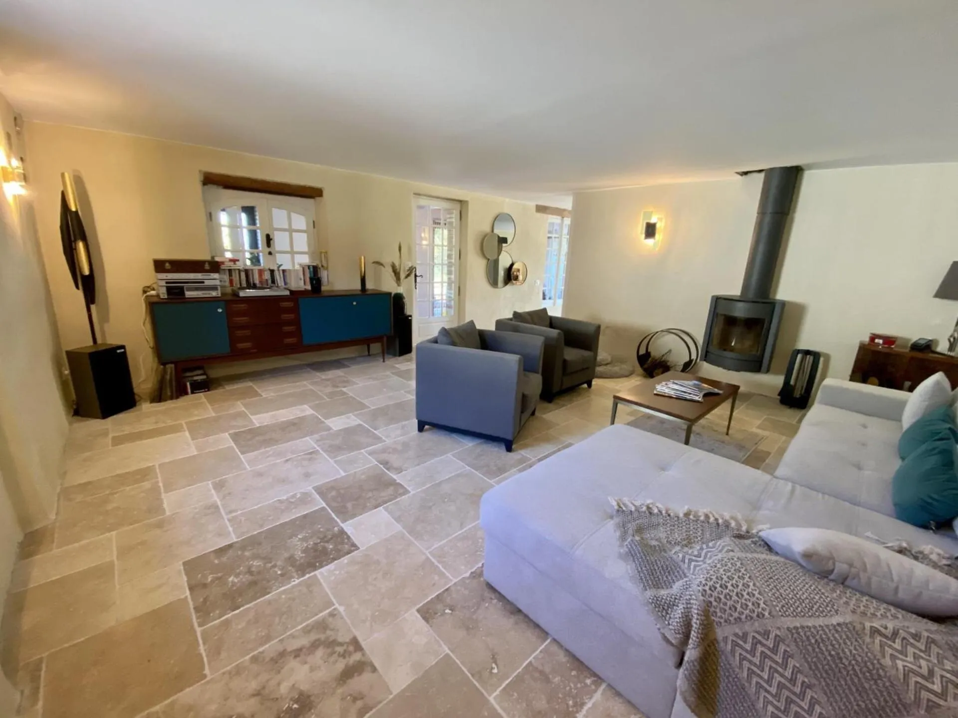 Living room, Bed in Aux Coteaux d'Aussac