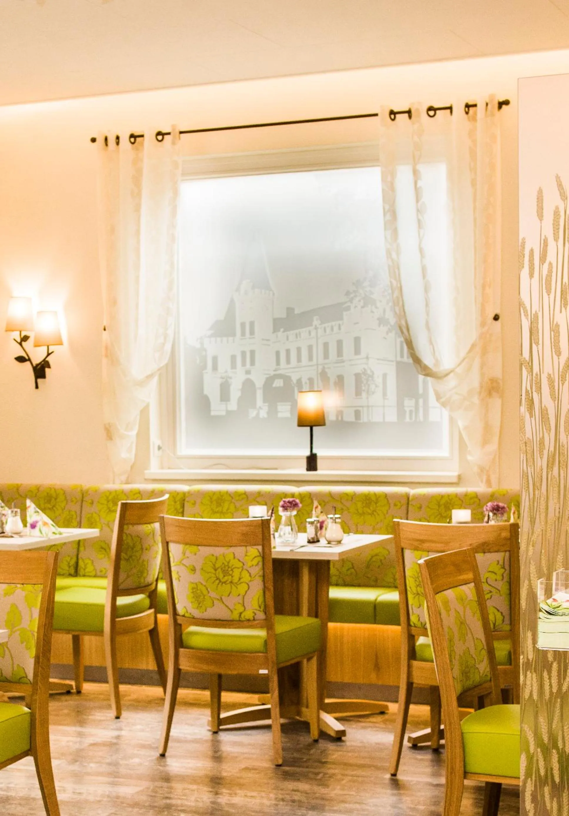 Restaurant/places to eat in Lindenhaus Scharfe Kurve