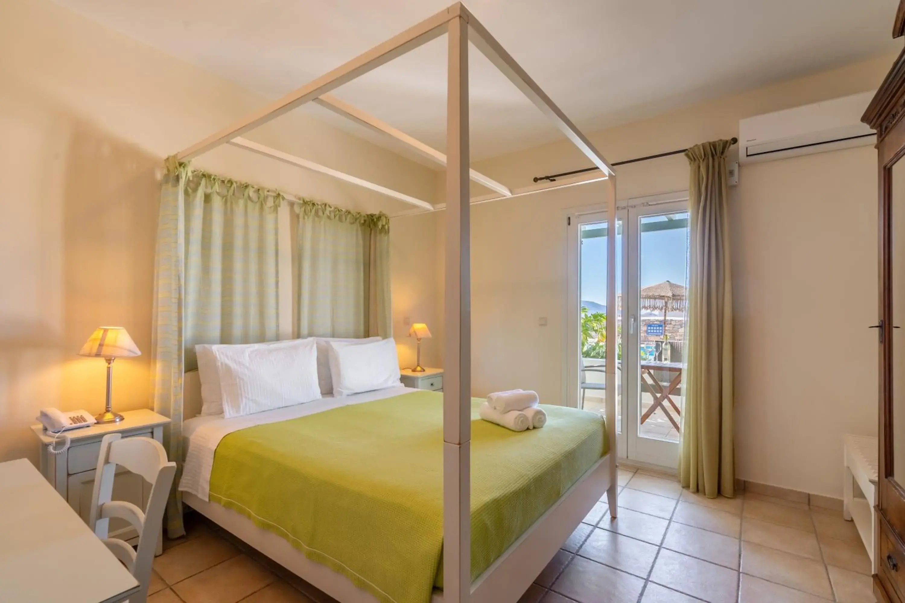 Quadruple Room in Aeolos Hotel Quadruple Room in Aeolos Hotel