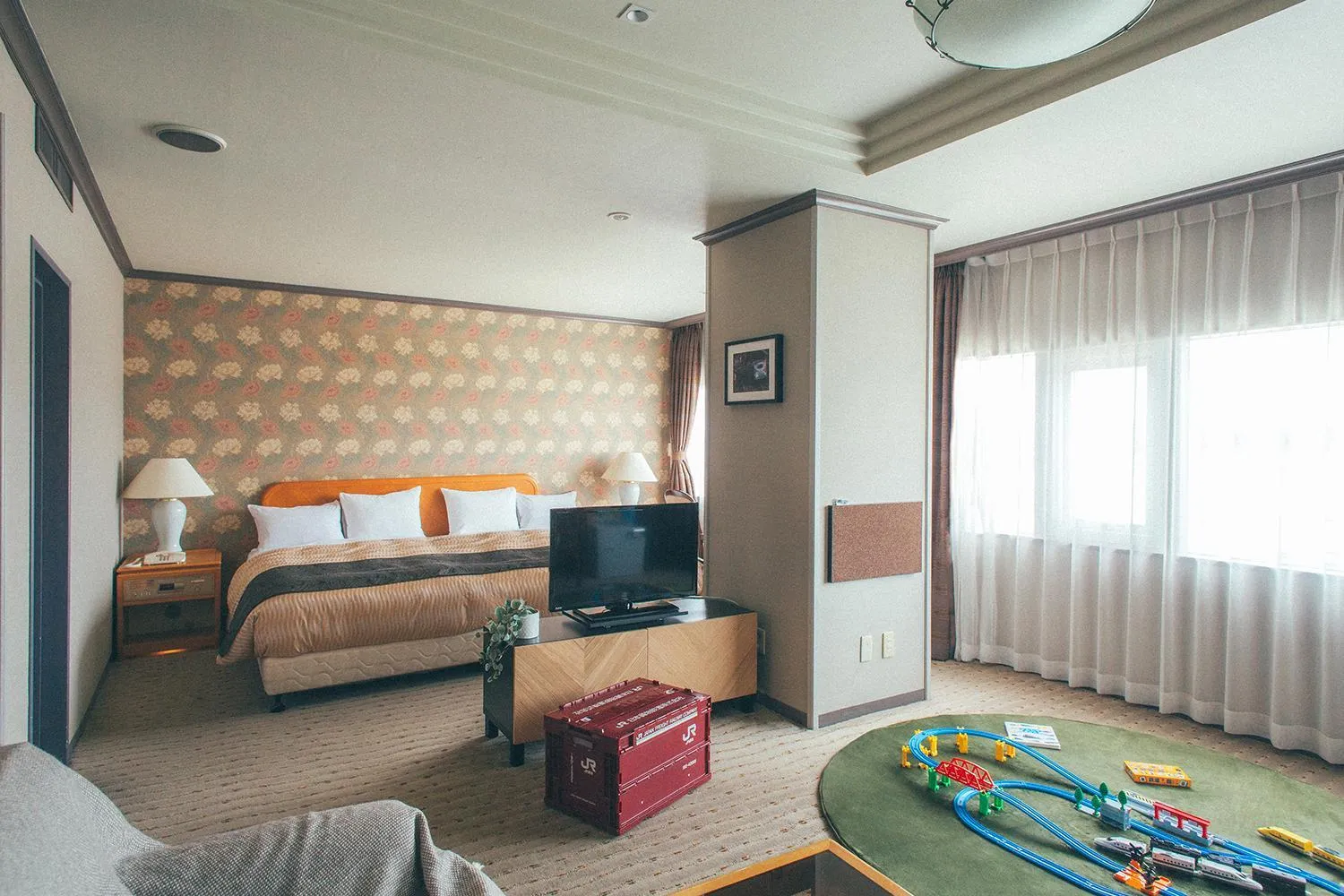 Living room, Bed in Kakegawa Grand Hotel