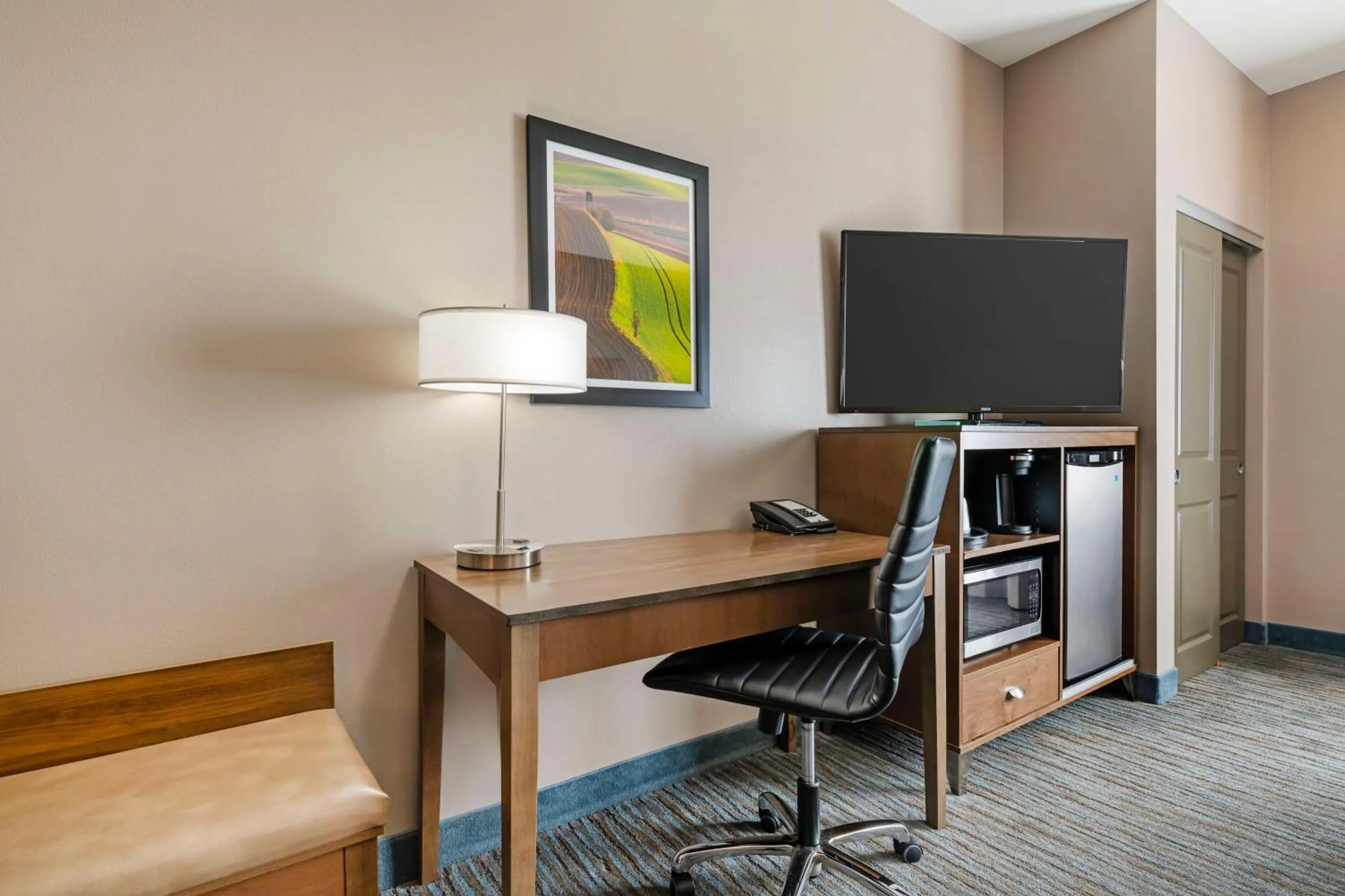 Photo of the whole room in Best Western Plus Jefferson