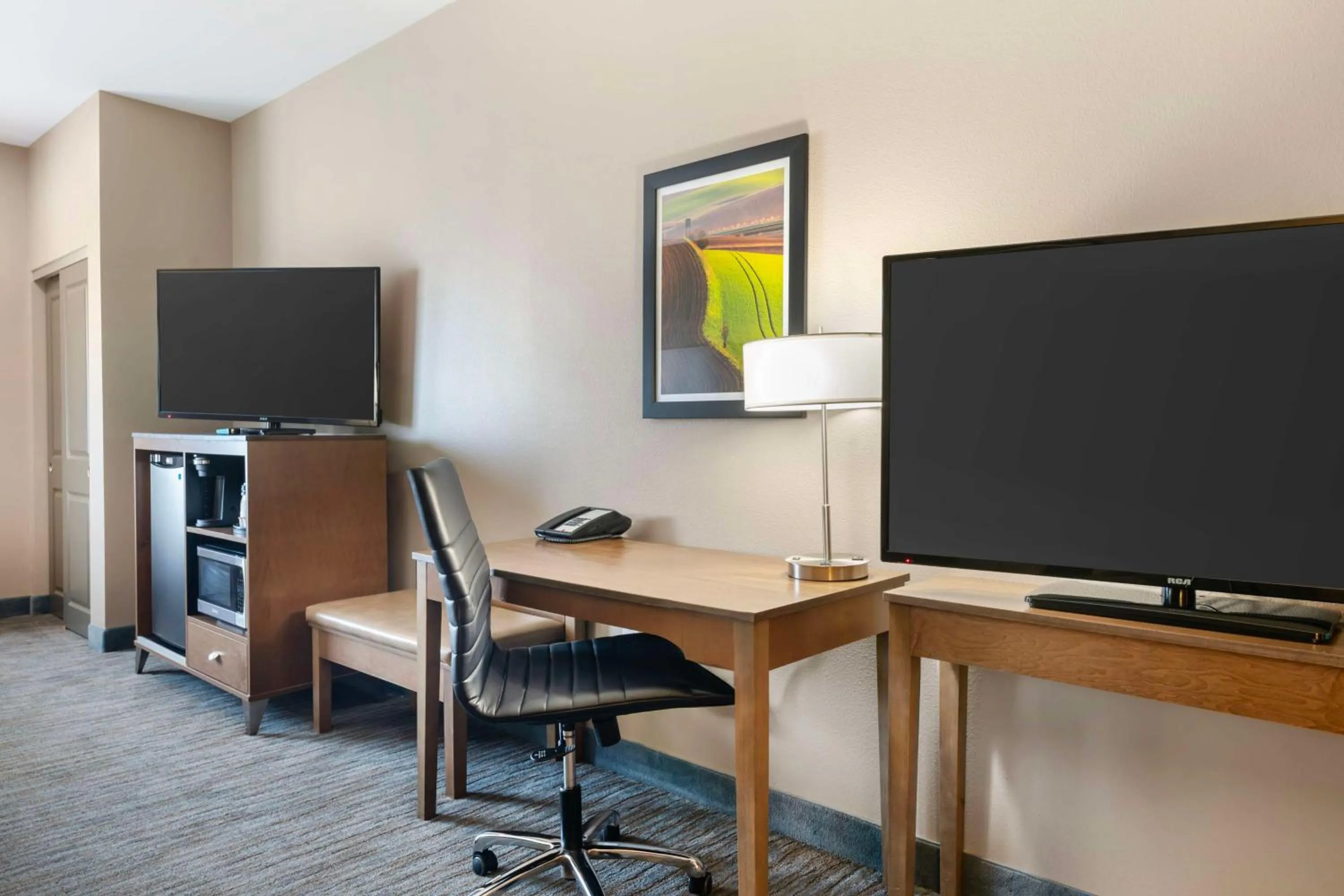 Photo of the whole room in Best Western Plus Jefferson