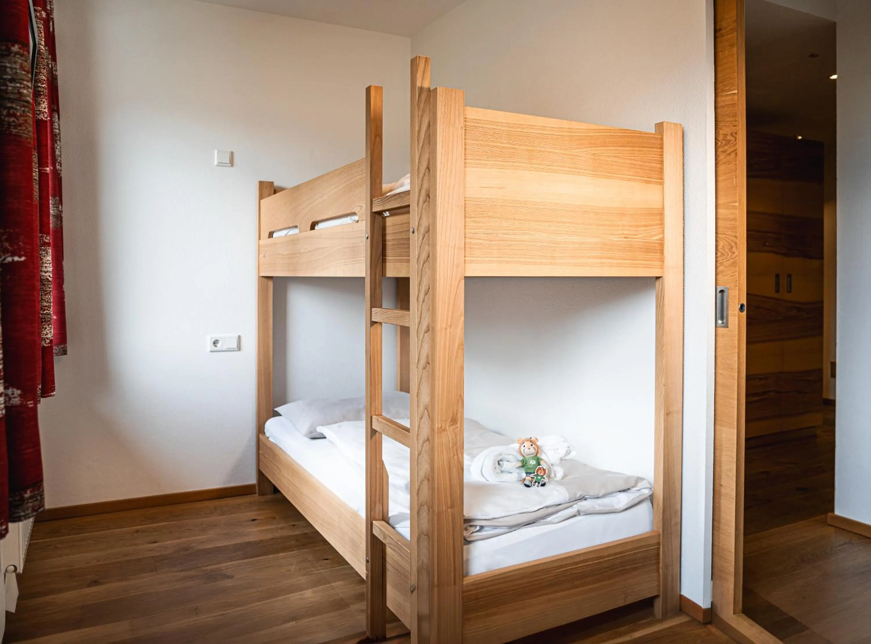 children, Bed in Hotel Der Löwe LEBE FREI