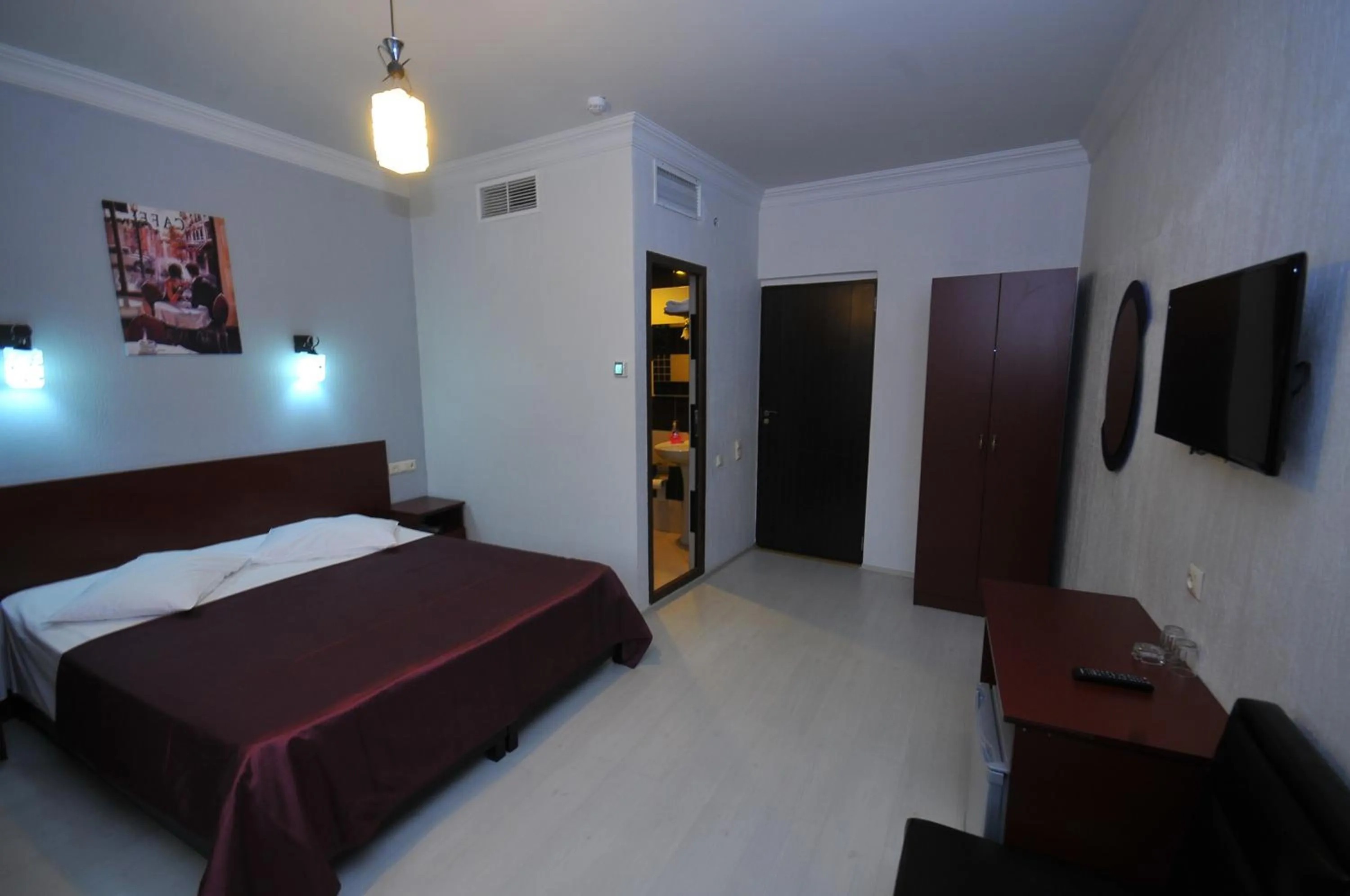 Bedroom in Hotel Iberia