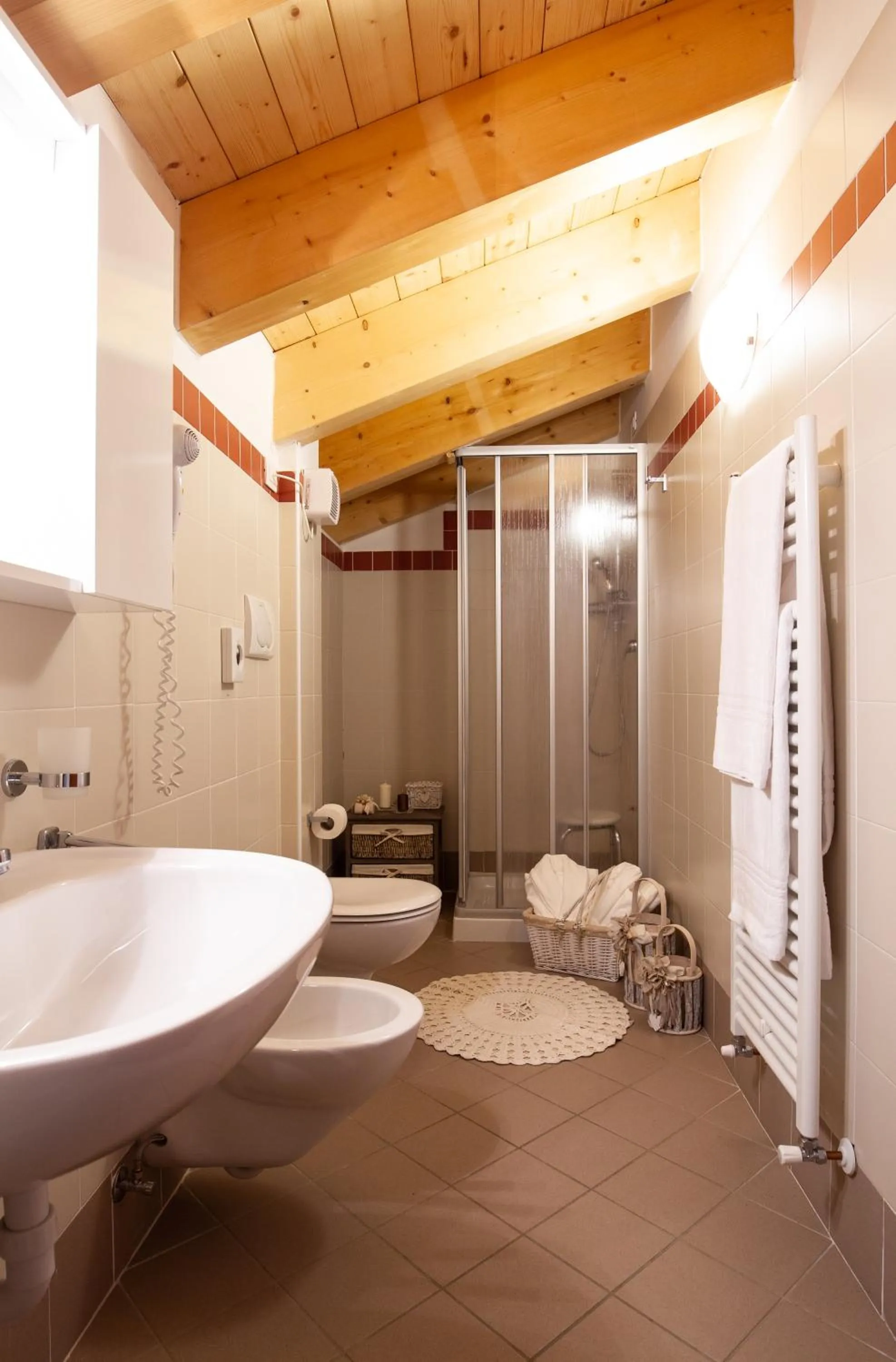 Bathroom in Hotel Chalet Giasenei