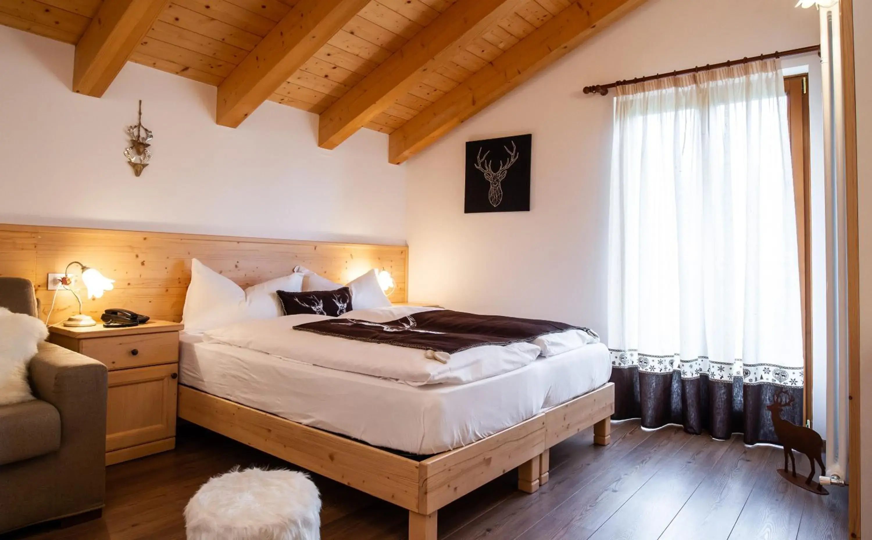 Photo of the whole room, Bed in Hotel Chalet Giasenei Photo of the whole room, Bed in Hotel Chalet Giasenei