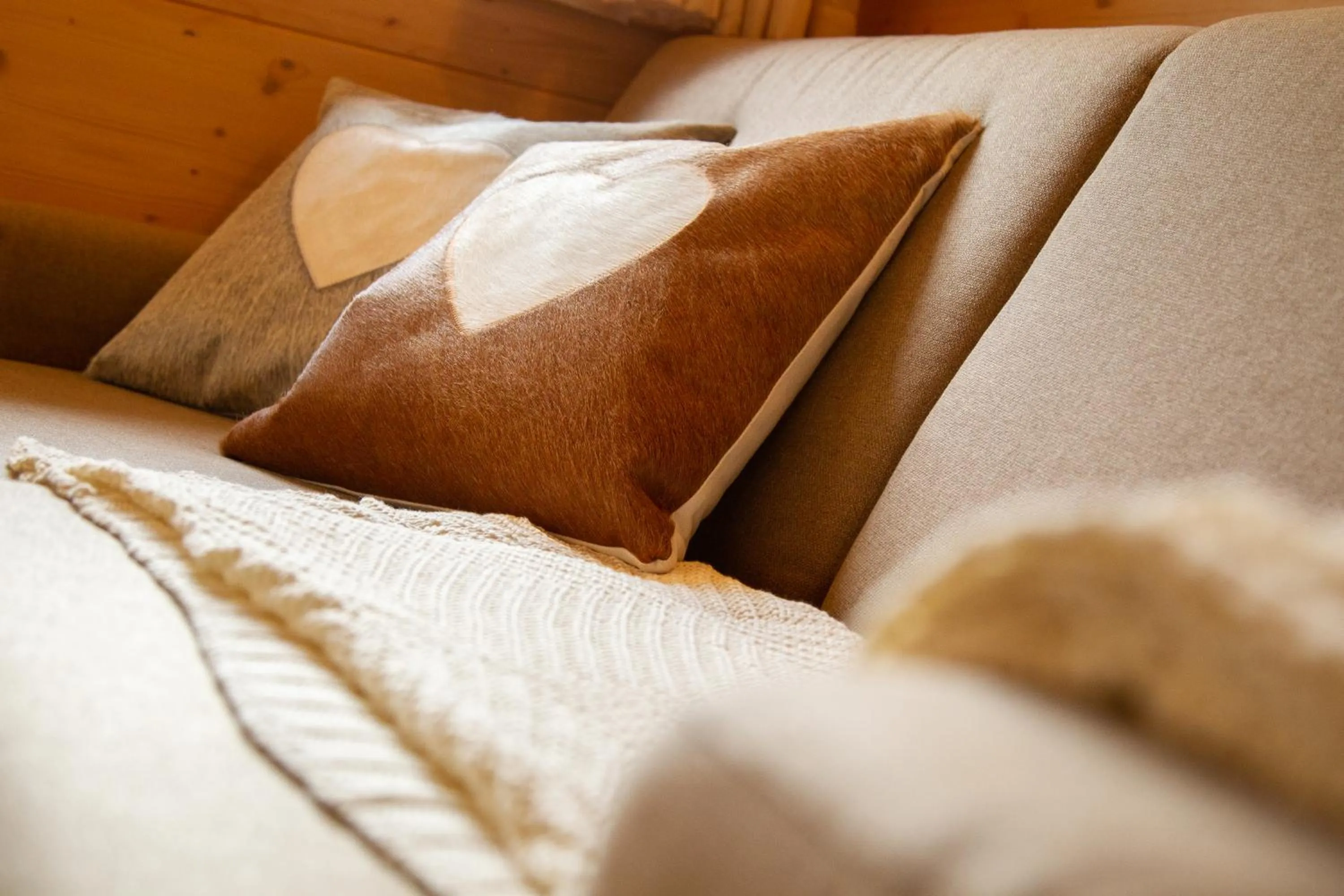 Decorative detail, Bed in Hotel Chalet Giasenei