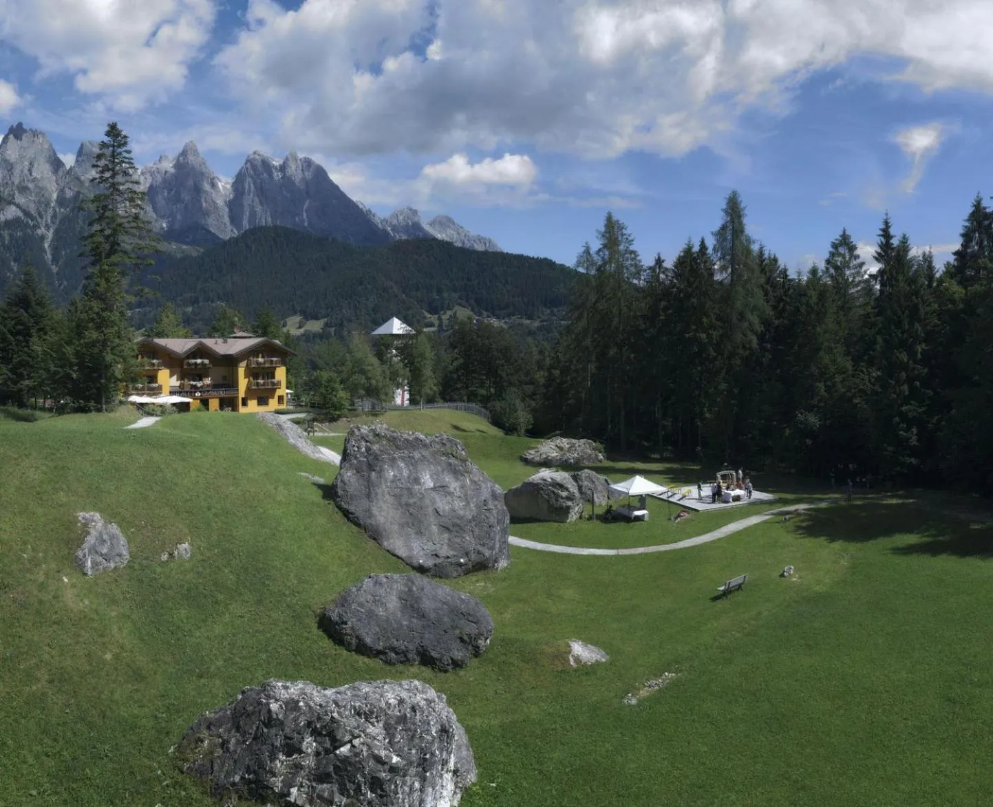 Mountain view in Hotel Chalet Giasenei