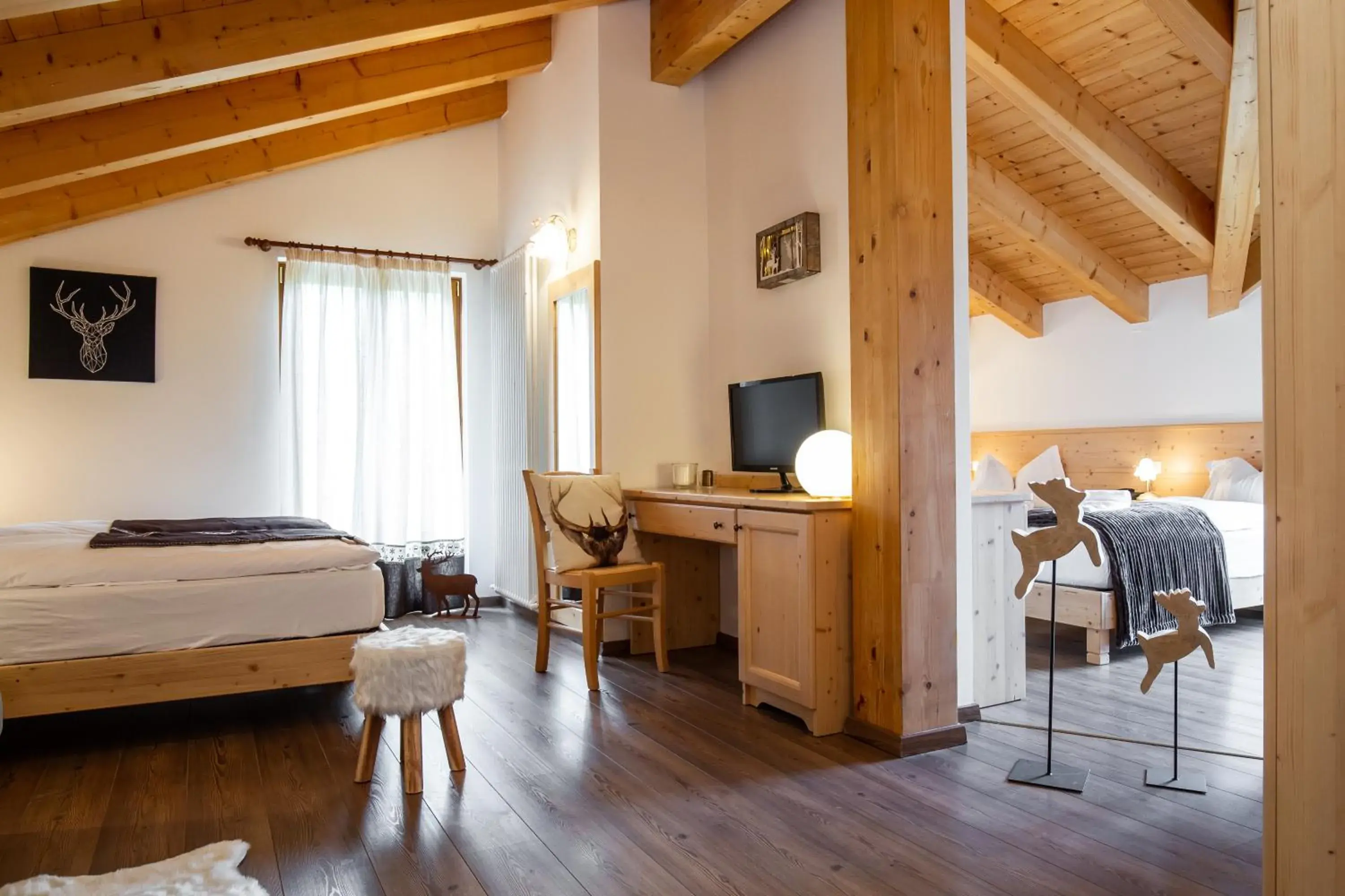 Photo of the whole room, Bed in Hotel Chalet Giasenei Photo of the whole room, Bed in Hotel Chalet Giasenei