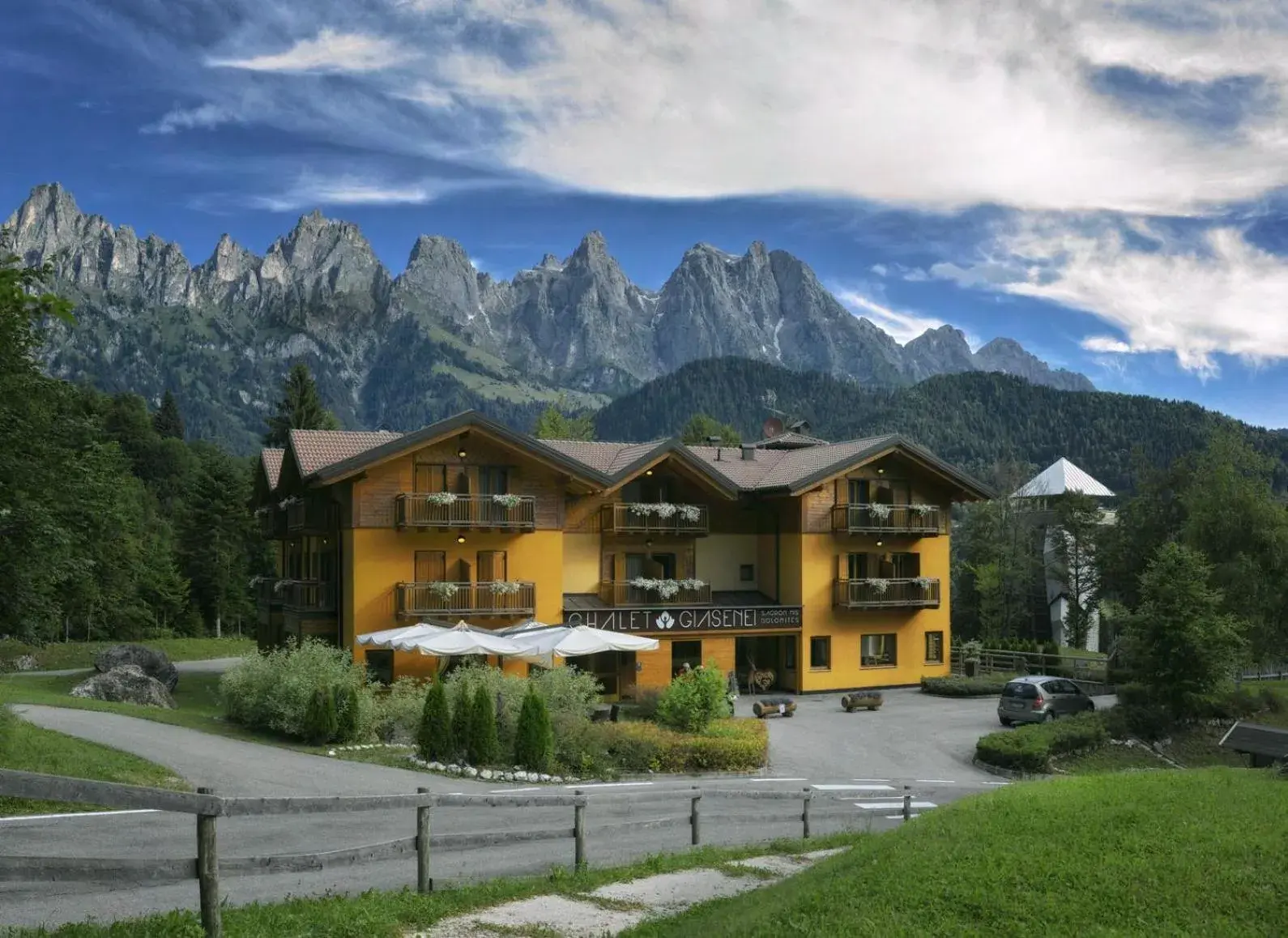 Facade/entrance in Hotel Chalet Giasenei Facade/entrance in Hotel Chalet Giasenei