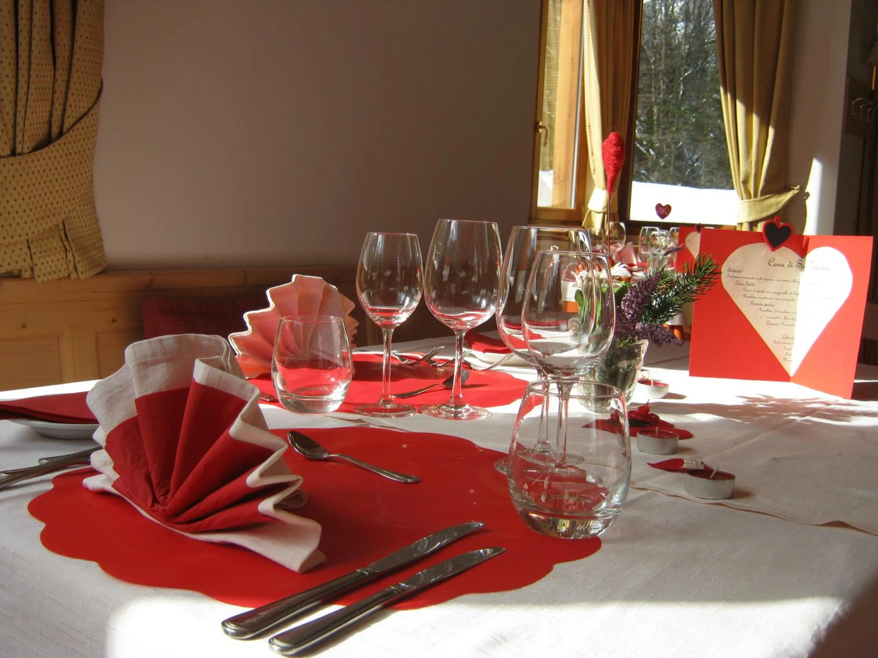 Restaurant/places to eat in Hotel Chalet Giasenei