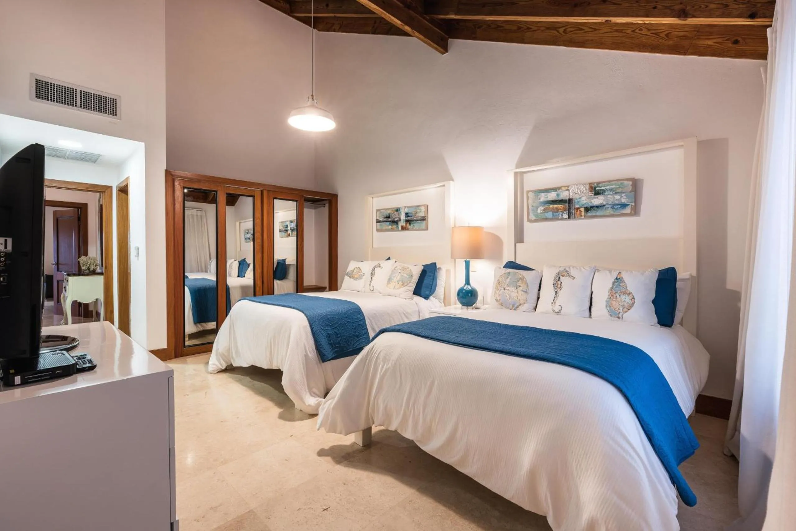 Marina Front Villa at Puerto Bahía