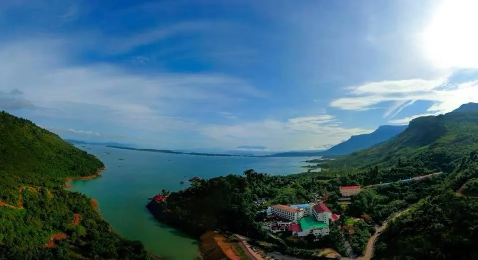 Natural landscape in Dansavanh Namngum Resort