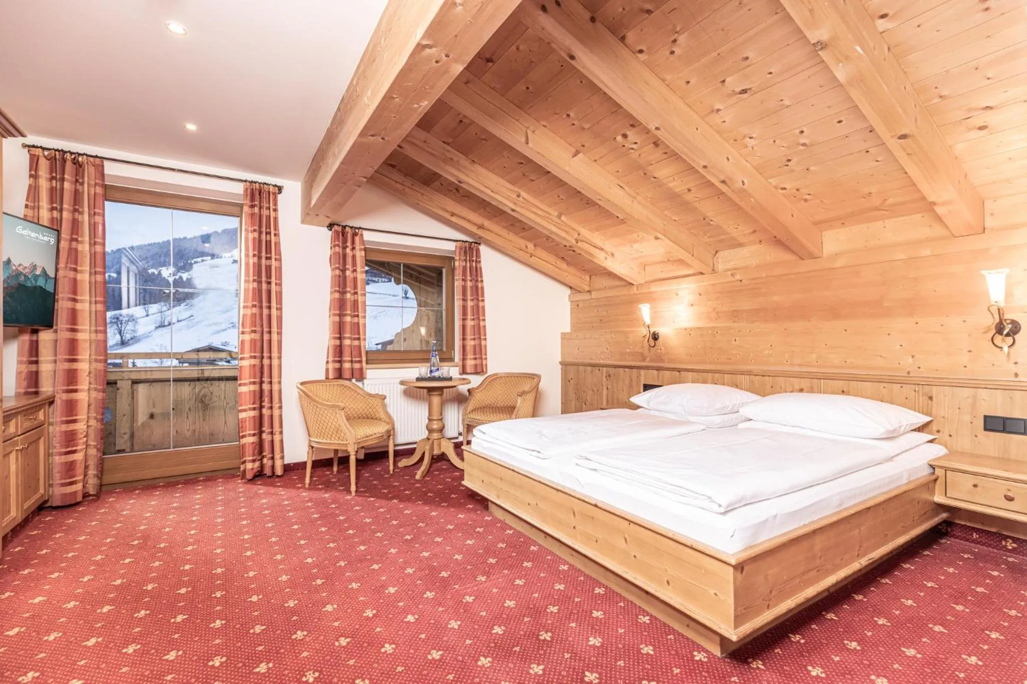 Photo of the whole room, Bed in Galtenberg Bed & Breakfast