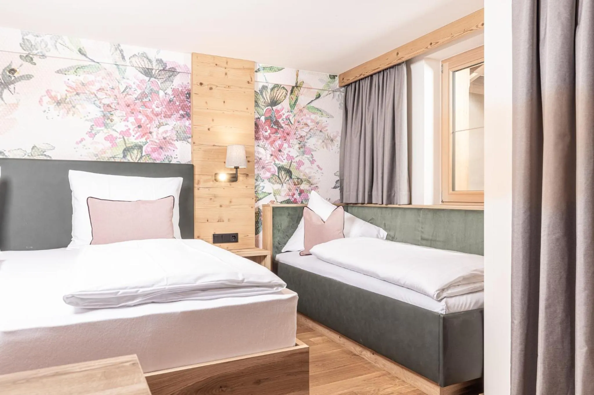 Photo of the whole room, Bed in Galtenberg Bed & Breakfast