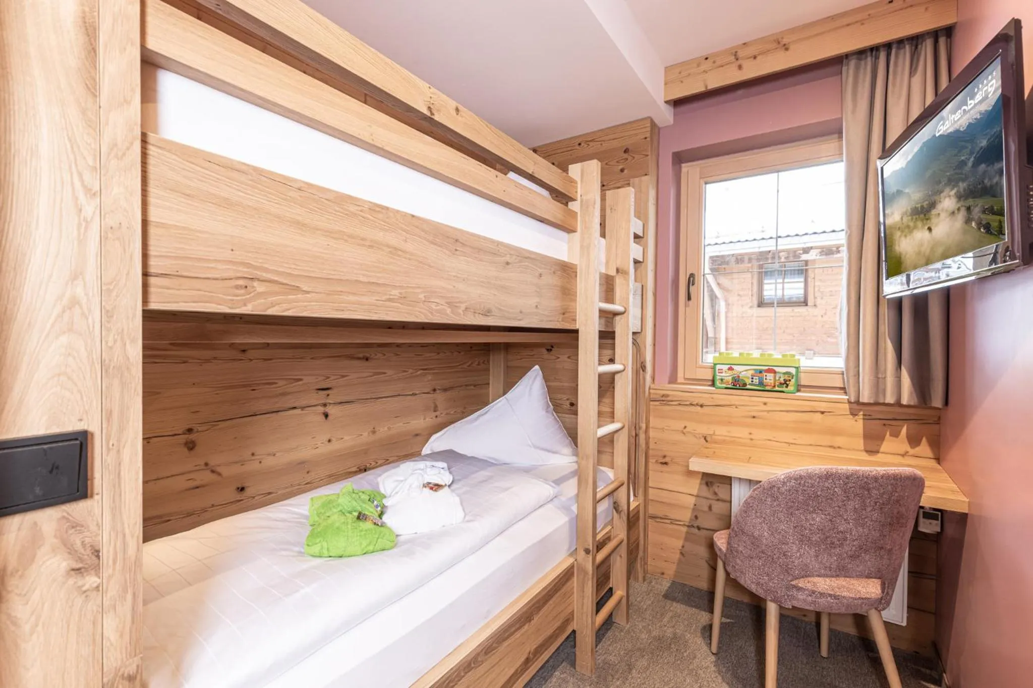 children, Bed in Galtenberg Bed & Breakfast