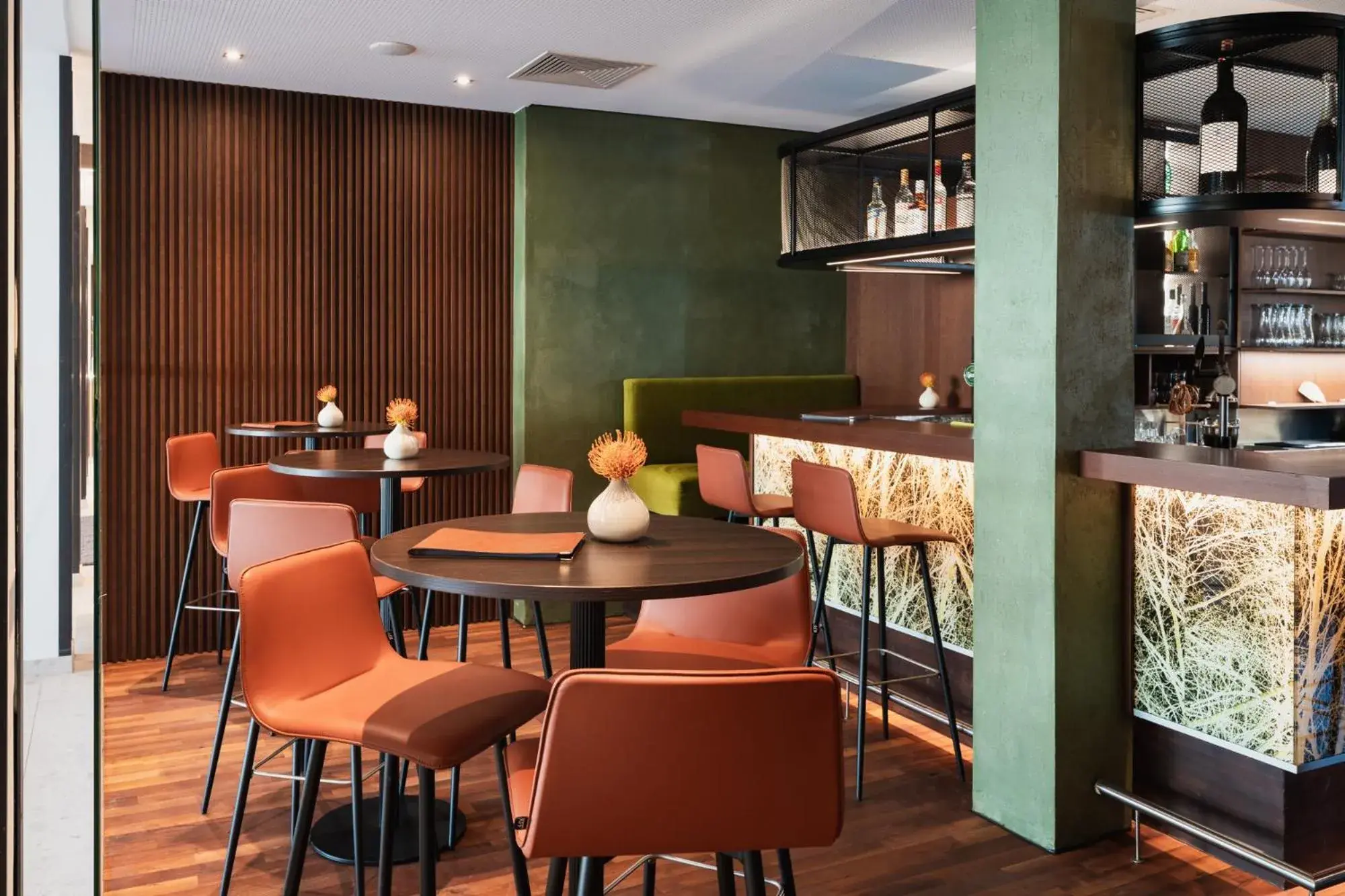 Lounge or bar in Alphotel Innsbruck Lounge or bar in Alphotel Innsbruck