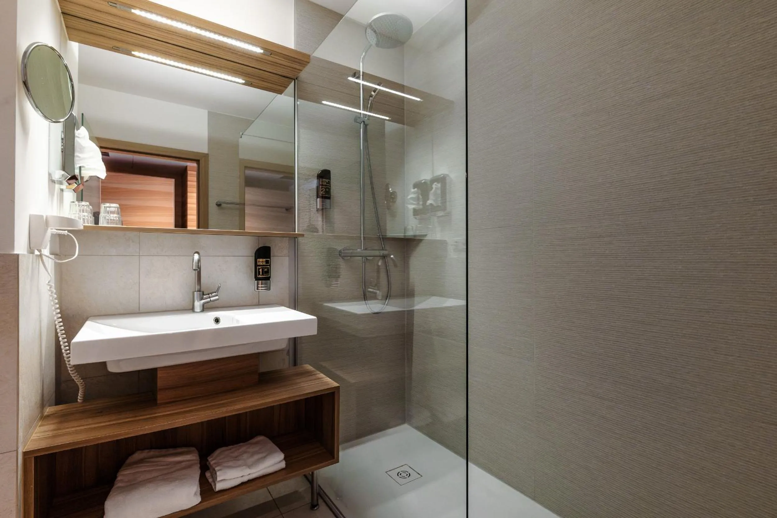 Shower in Alphotel Innsbruck