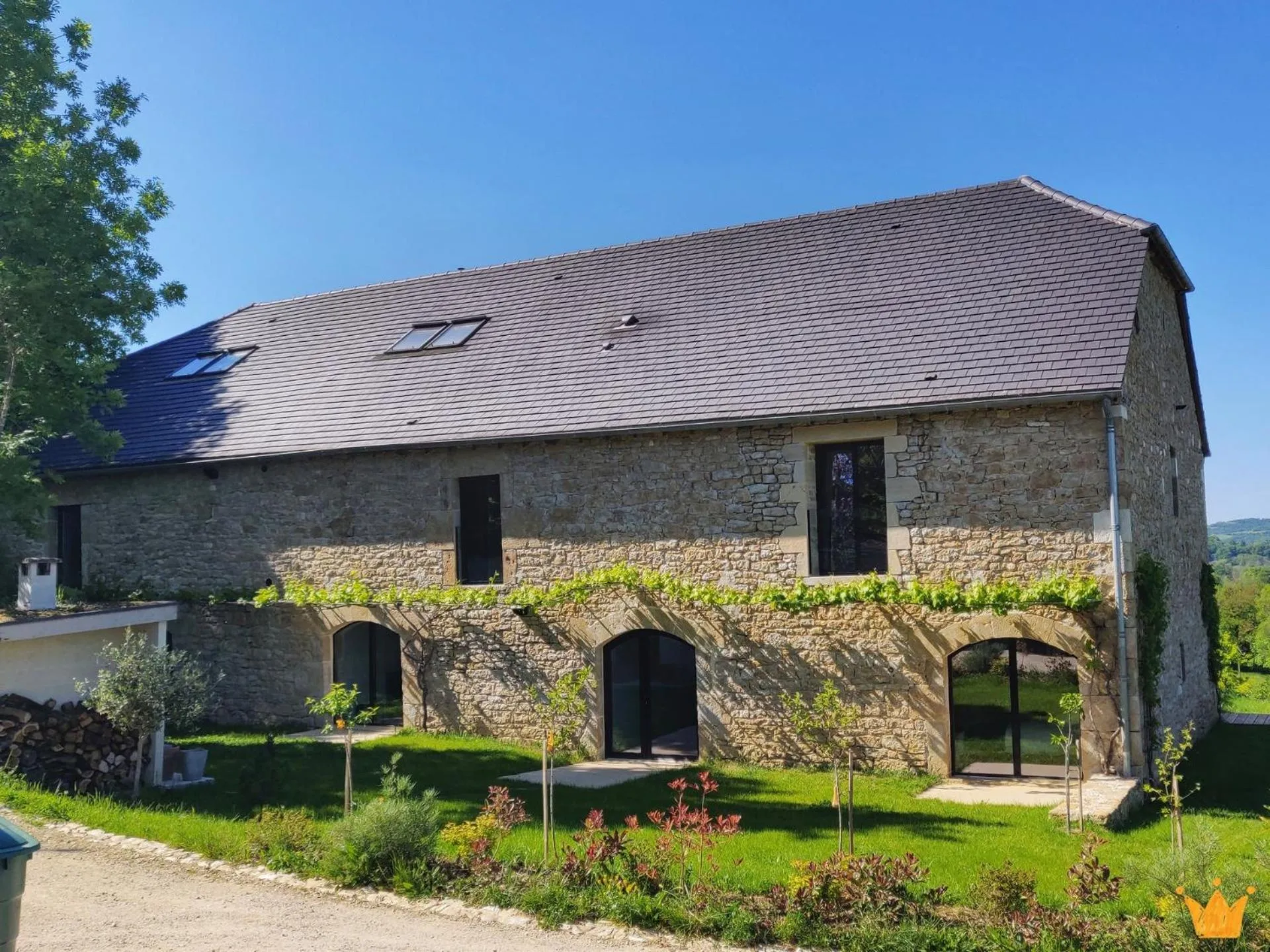 Property building in Estafête