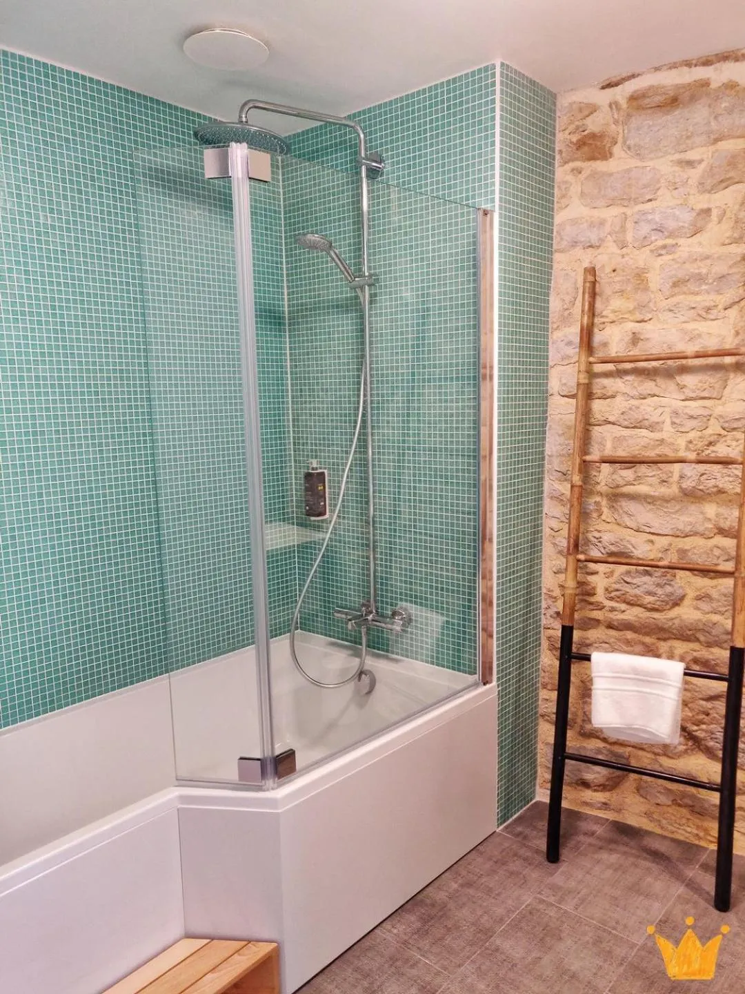 Bathroom in Estafête