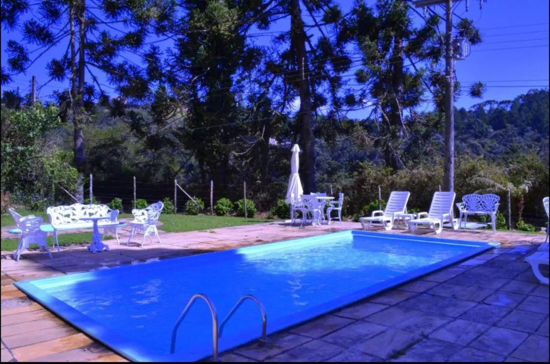 Swimming pool in Refúgio Alpino Economy
